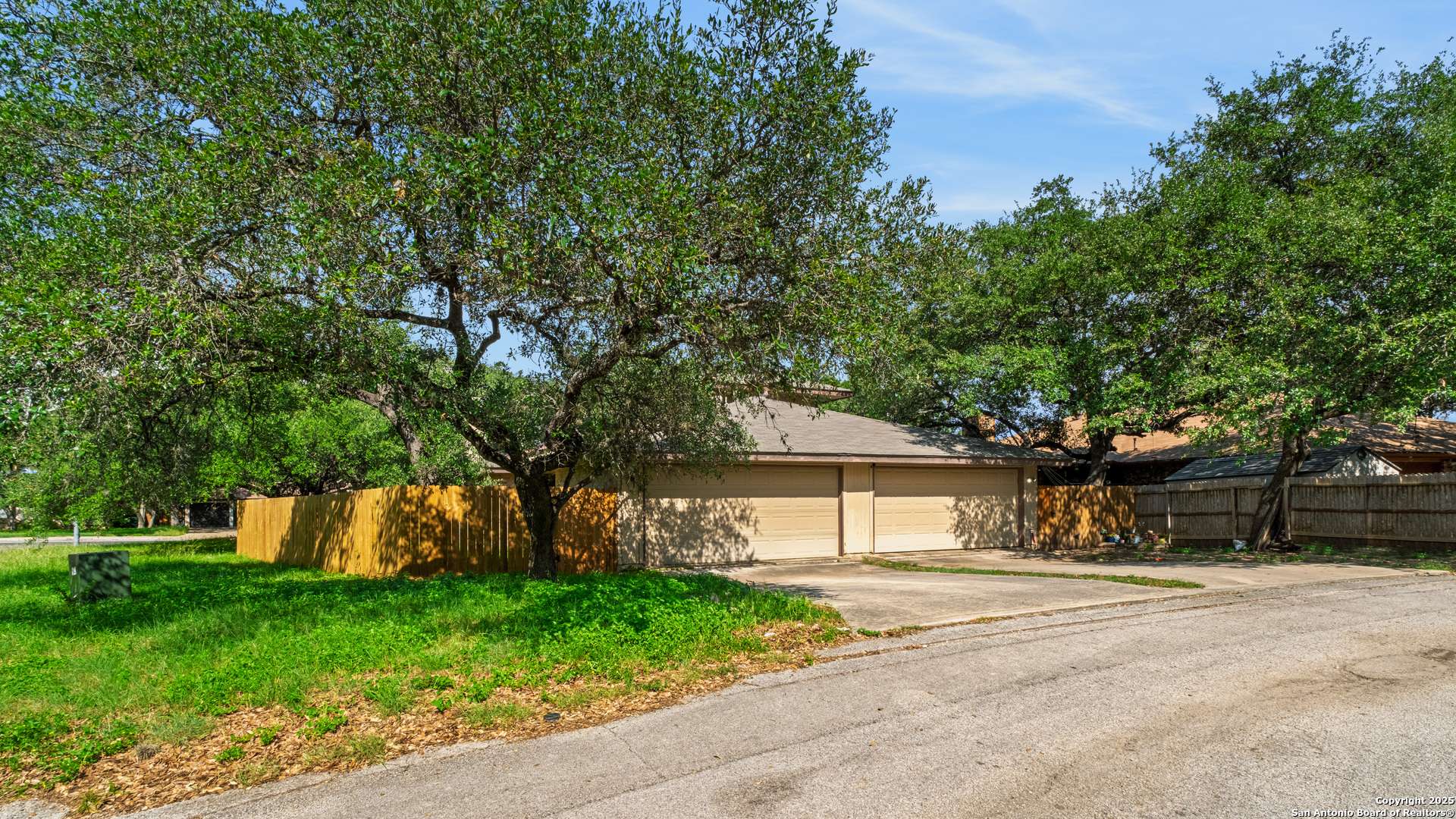 San Antonio, TX 78249,14323-14325 IND Indian Woods