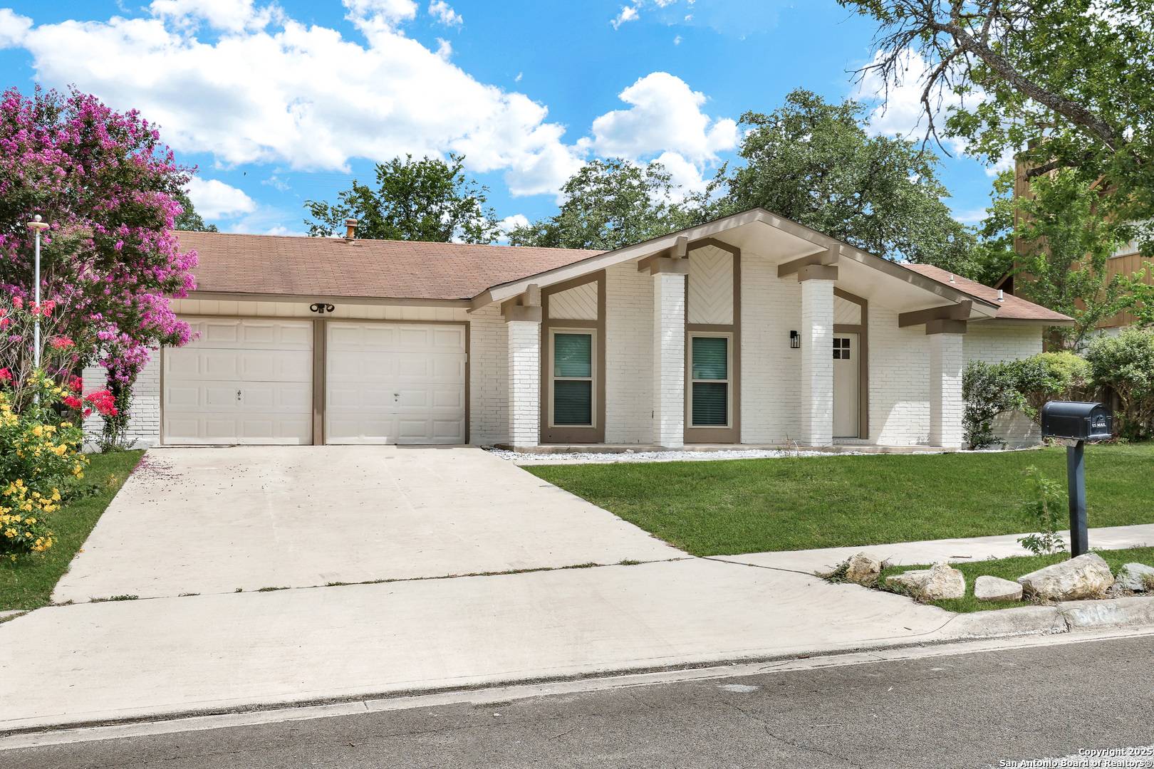 San Antonio, TX 78247,5807 sun ridge