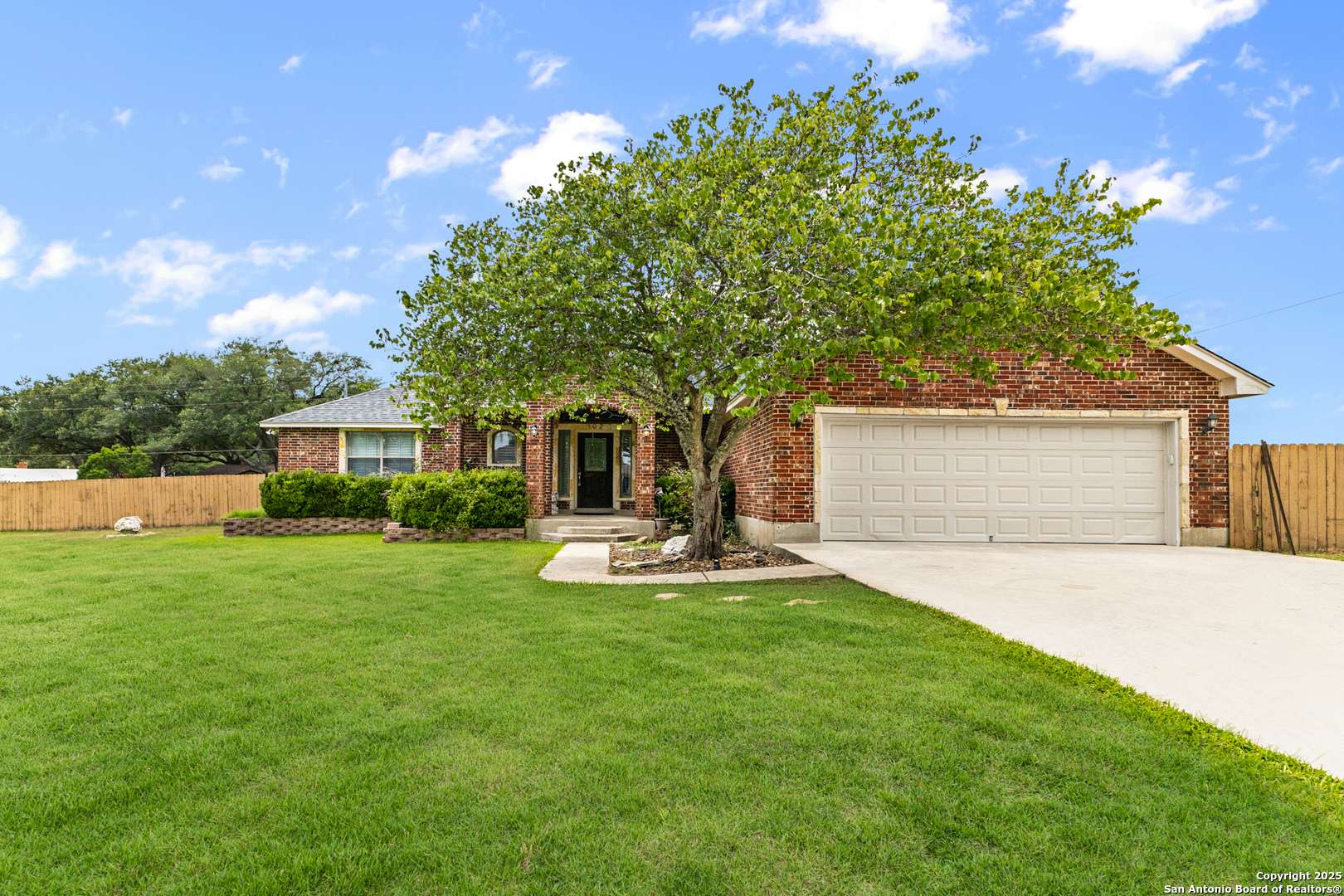 Floresville, TX 78114,102 Westhaven