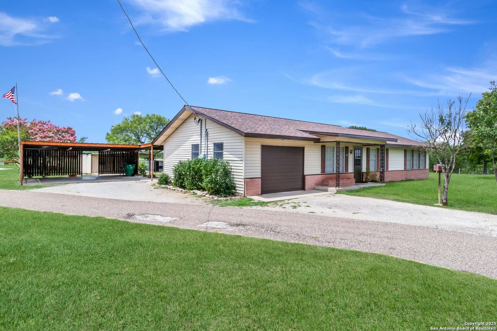 Falls City, TX 78113,403 Meyer