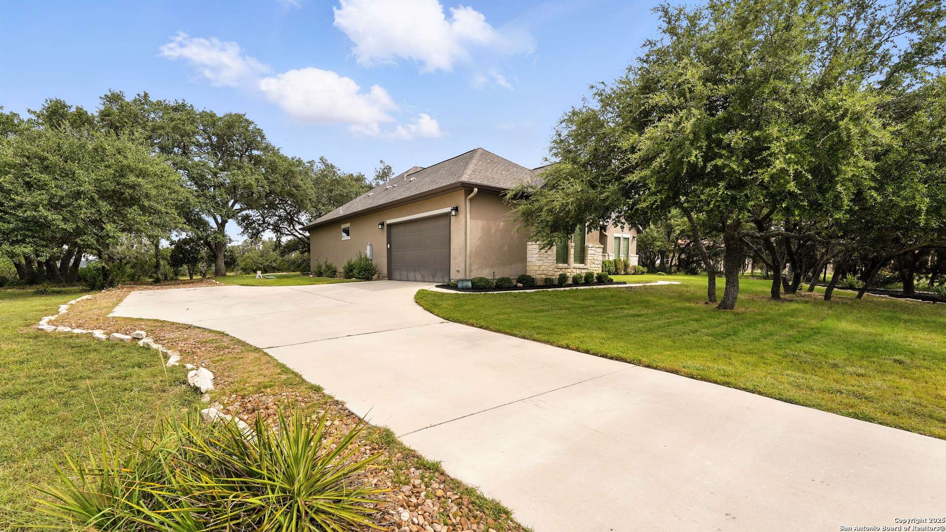 Spring Branch, TX 78070,166 CHARON POINT