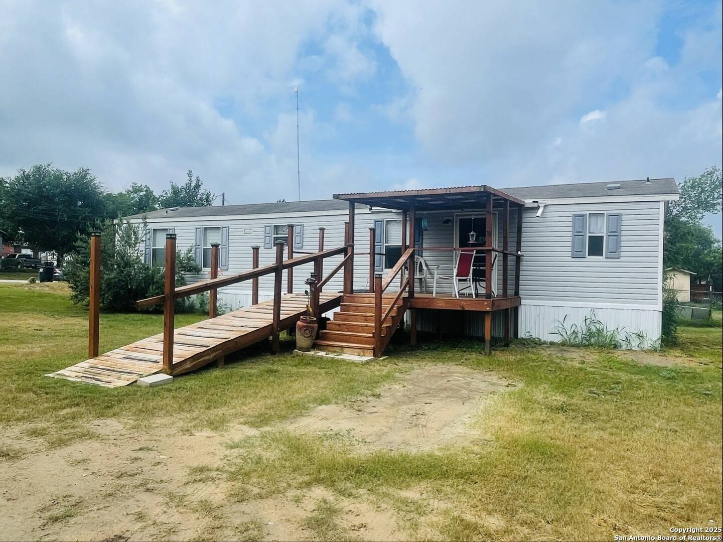 Natalia, TX 78059,102 FOURTH ST & 20010 FM 471 S