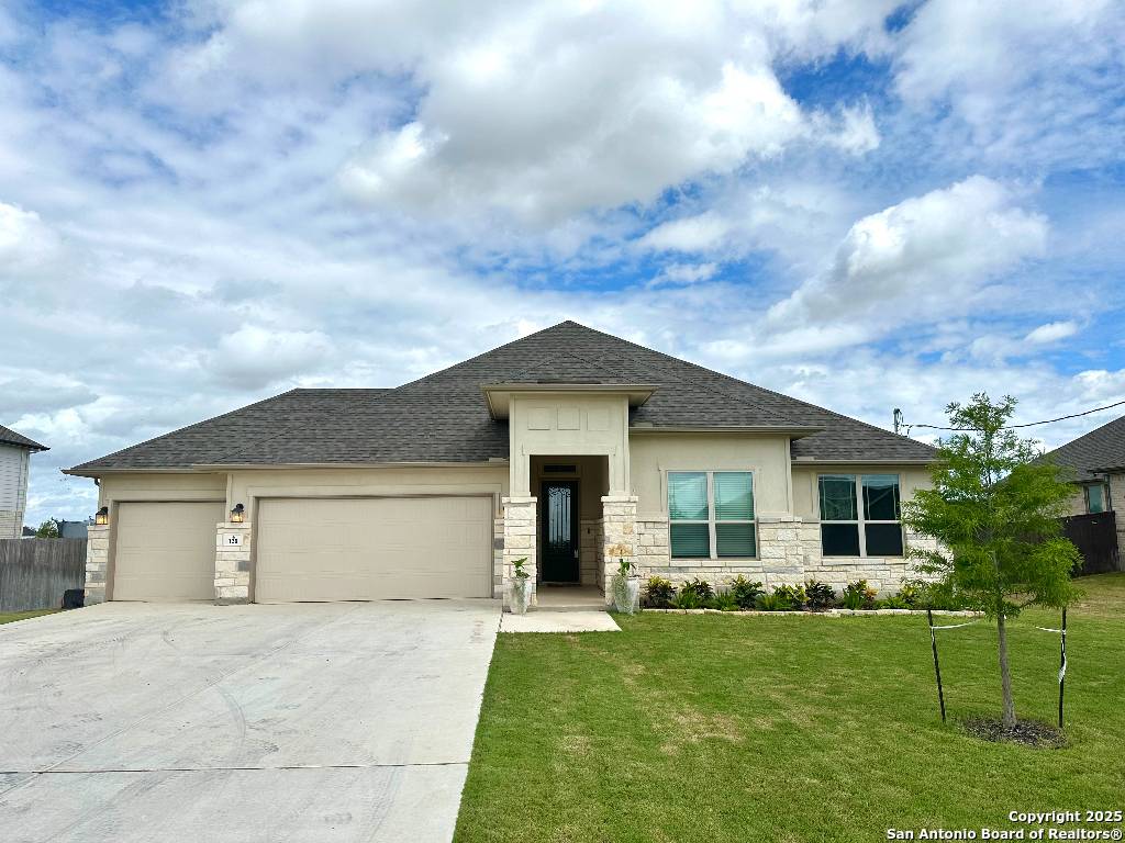 Floresville, TX 78114,120 Willow Oak Trl