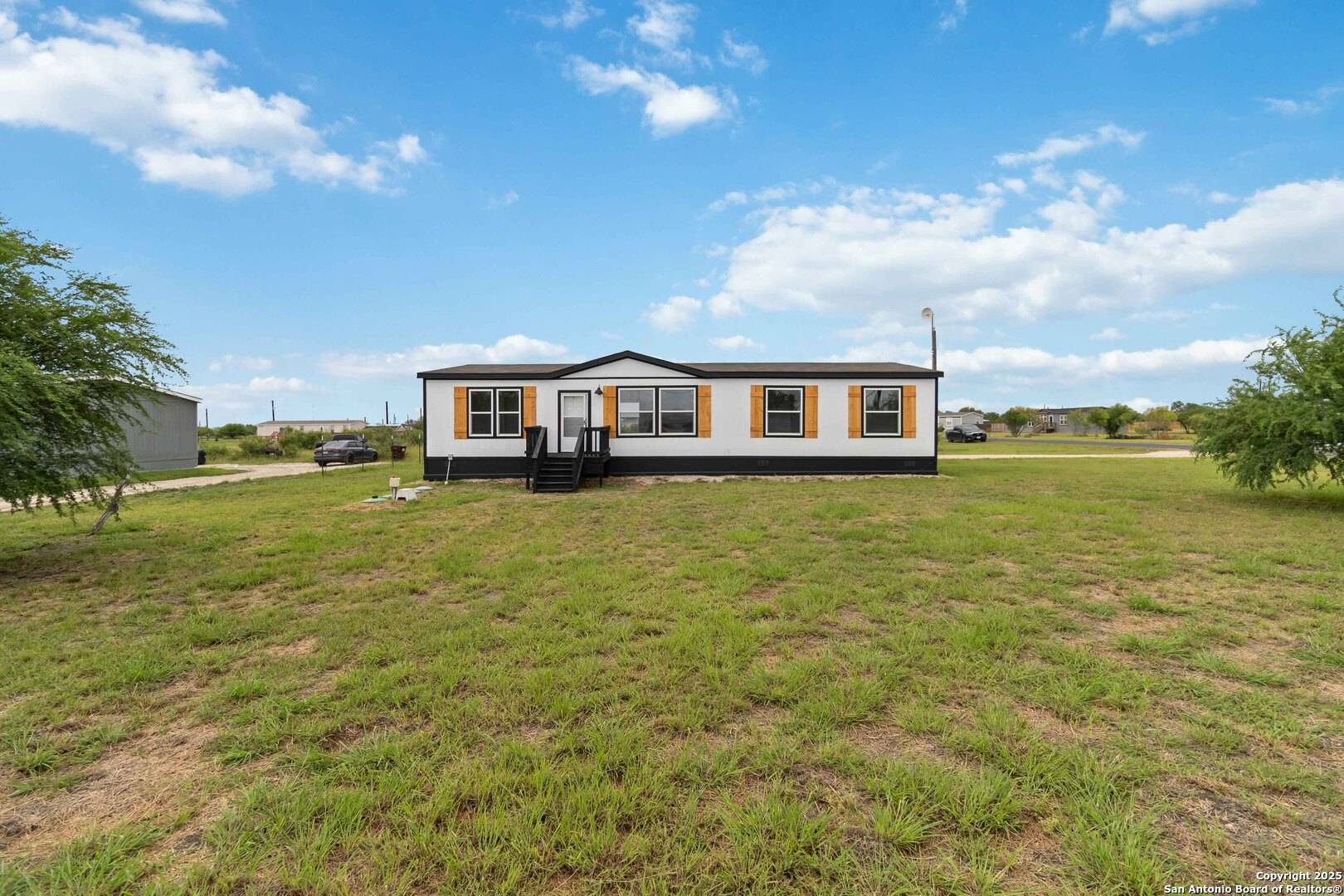 Hondo, TX 78861,176 county road 4631