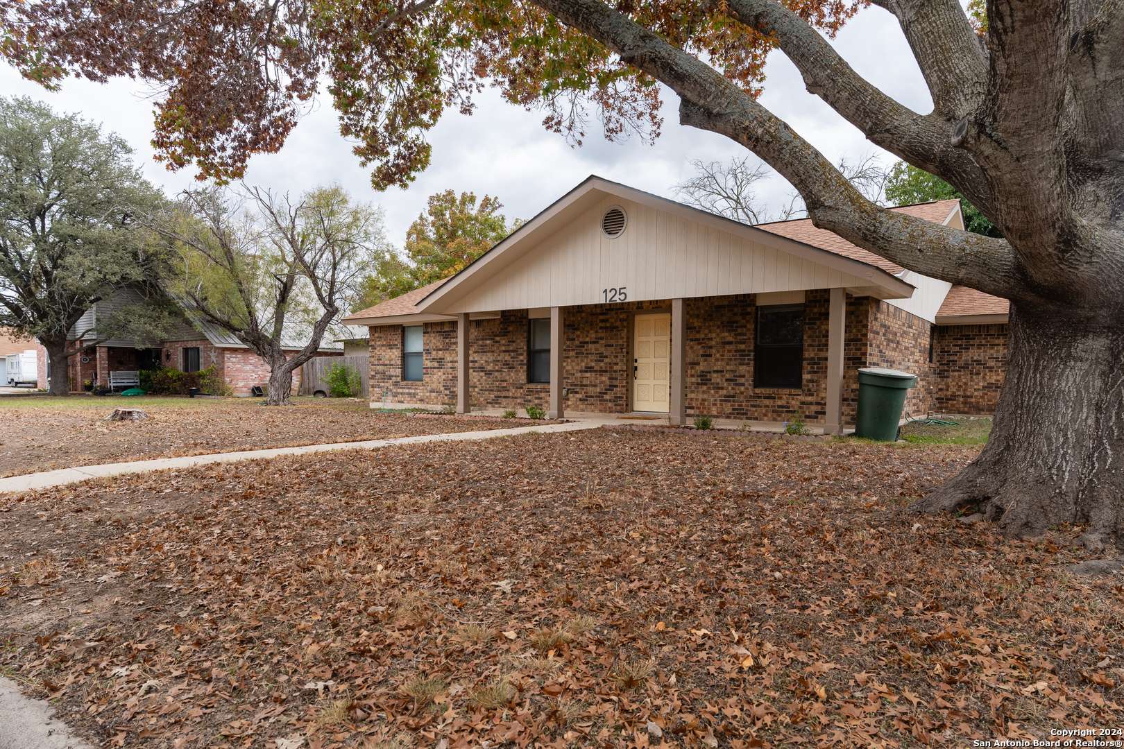 Uvalde, TX 78801-6805,125 COTTONWOOD