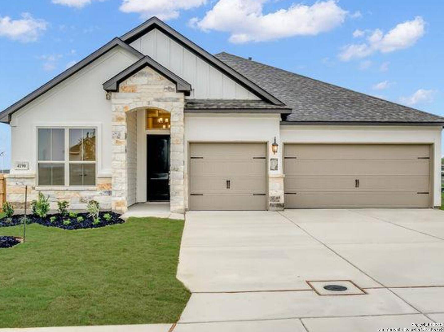 Castroville, TX 78009,254 Allen Ave