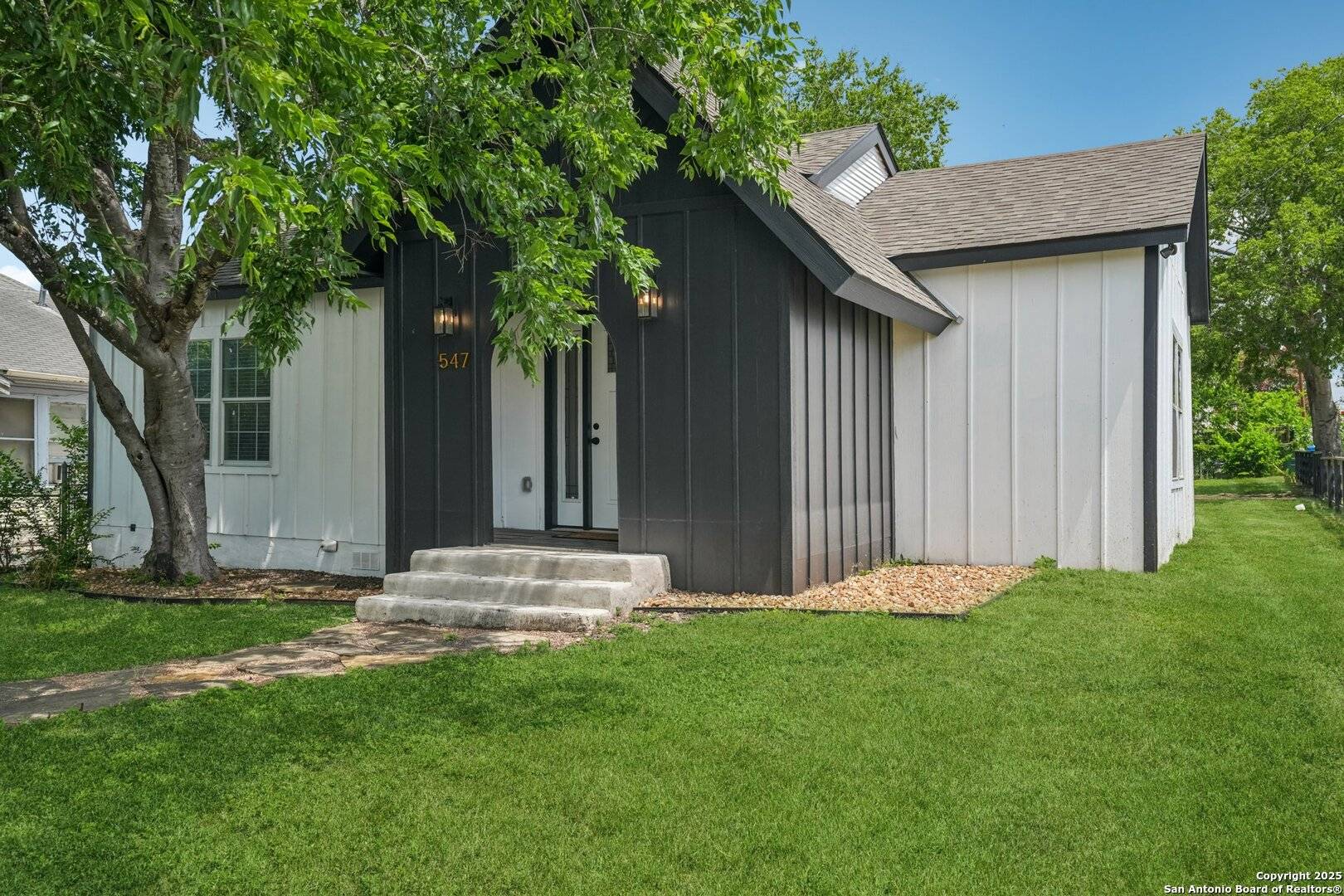San Antonio, TX 78210,547 Rigsby