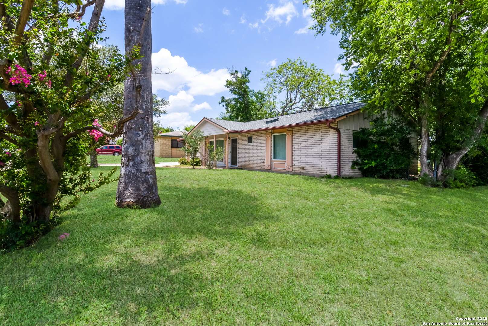 San Antonio, TX 78219-2525,3667 VERSAILLES DR