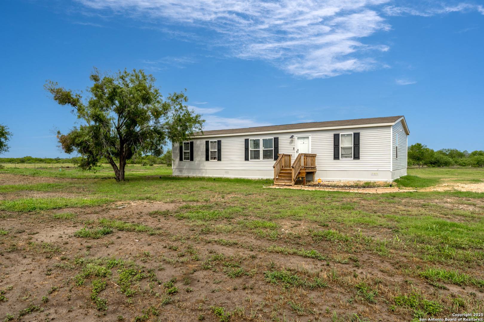 Floresville, TX 78114,16486 FM 775