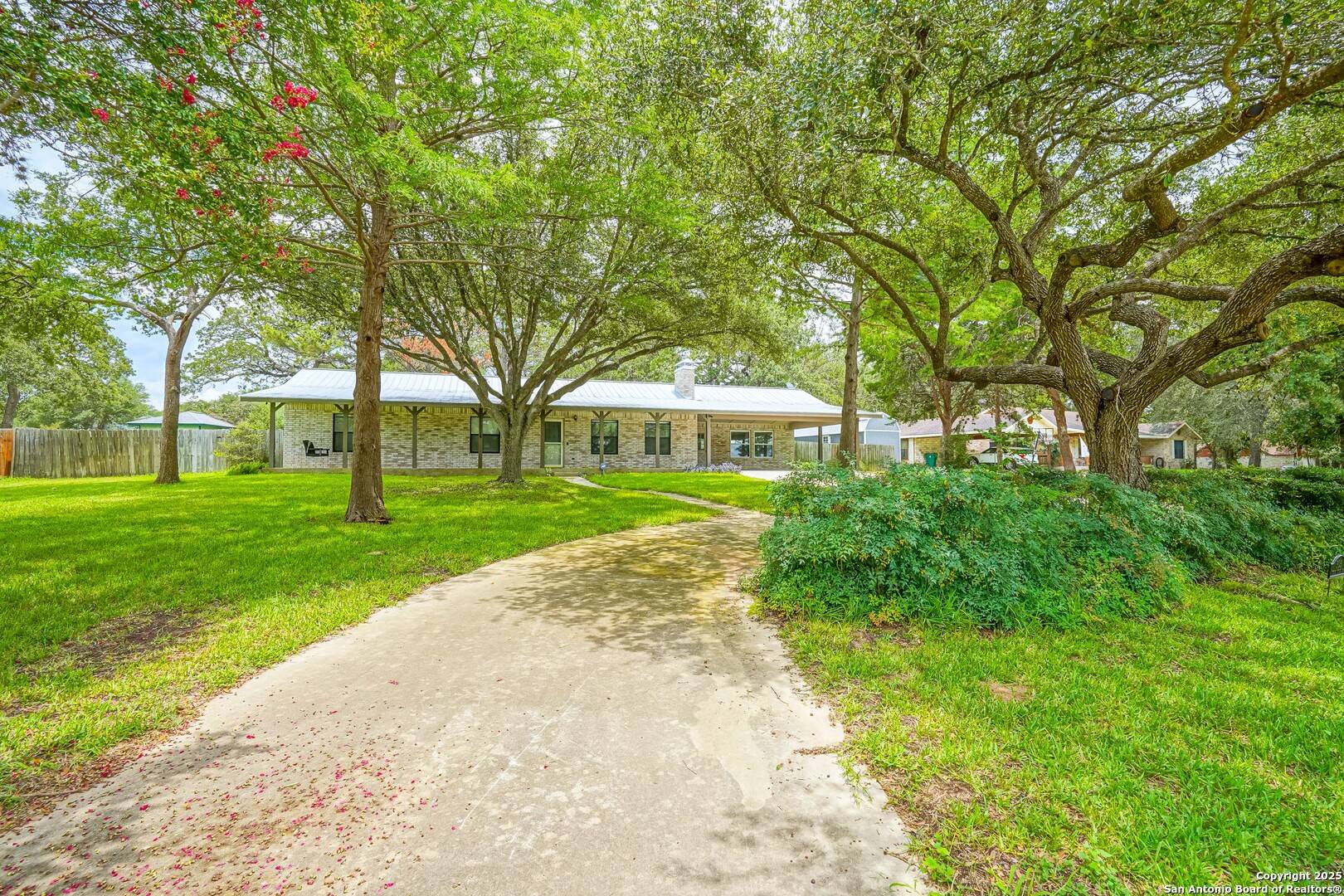 La Vernia, TX 78121,303 Bear Ridge