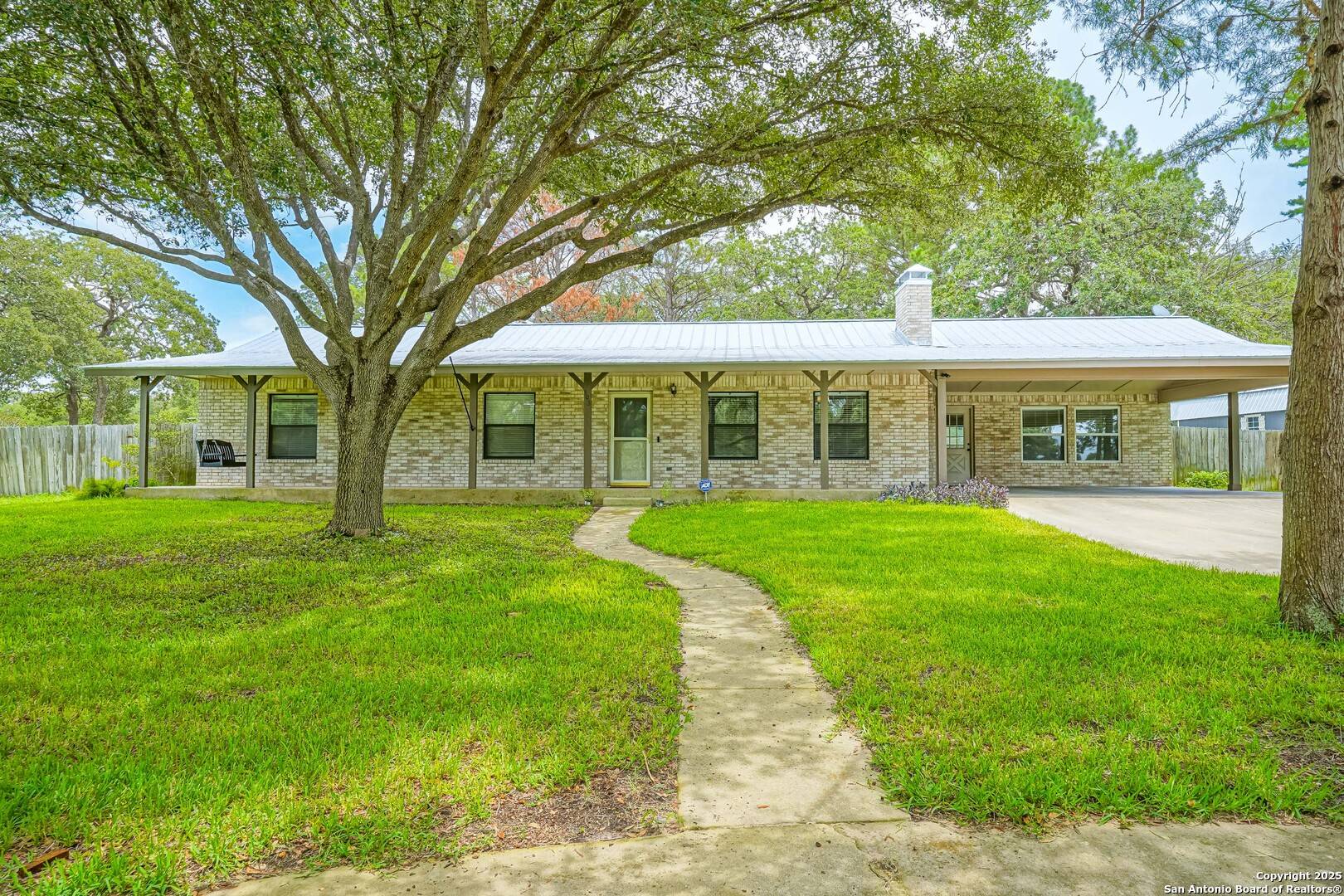 La Vernia, TX 78121,303 Bear Ridge