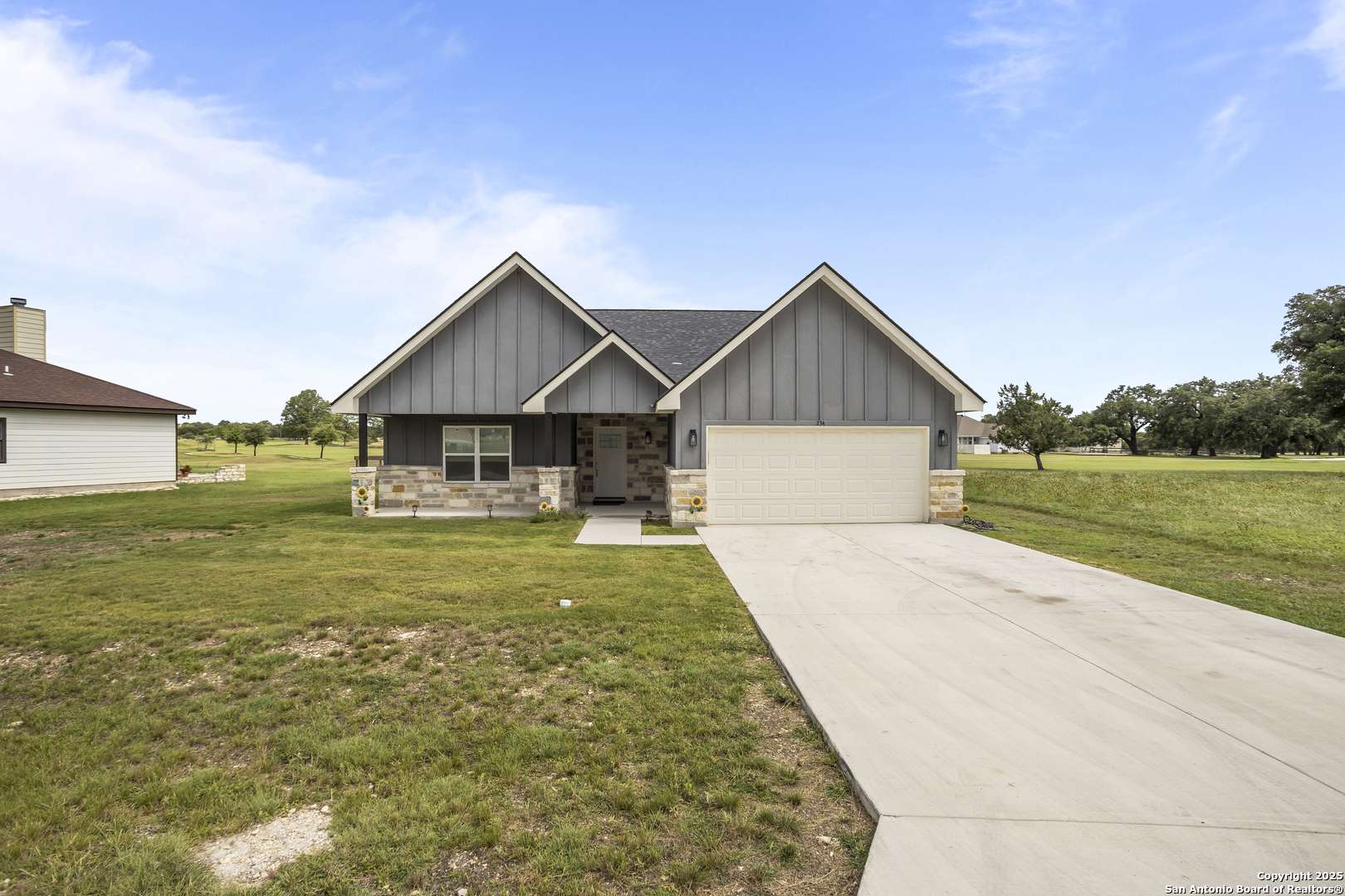 Bandera, TX 78003,234 Tawny Oak