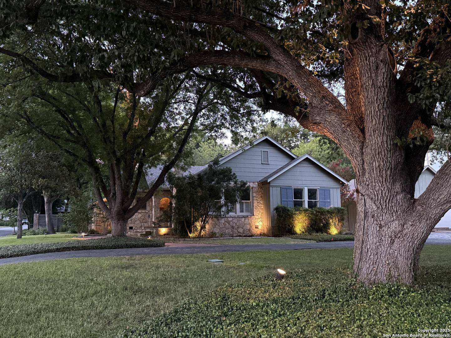 San Antonio, TX 78209,102 Nacogdoches