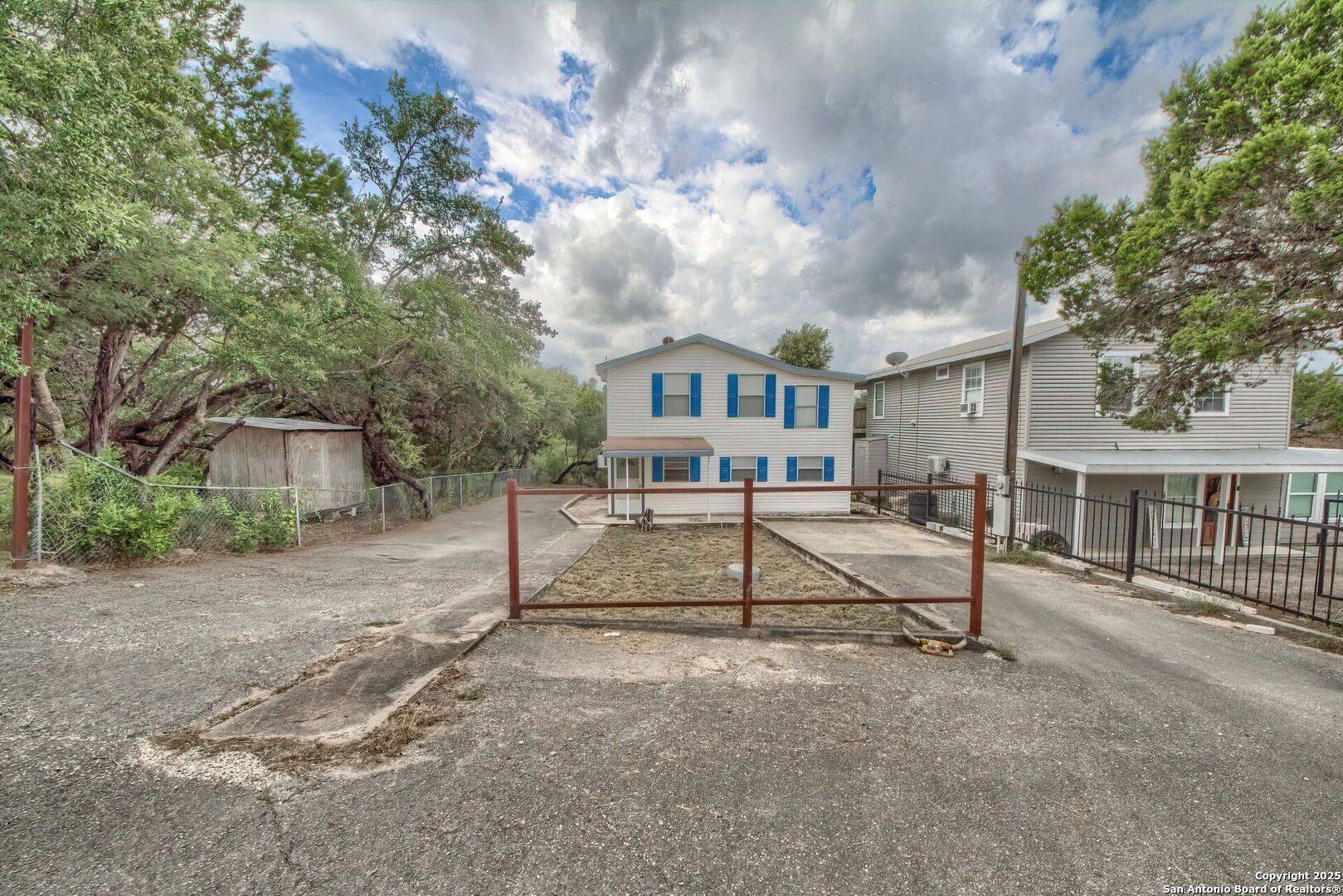 Lakehills, TX 78063,1108 Pebble Beach Dr NW