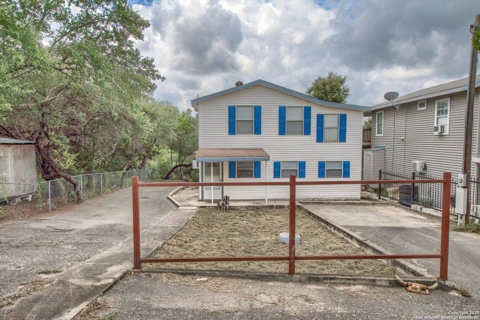 Lakehills, TX 78063,1108 Pebble Beach Dr NW
