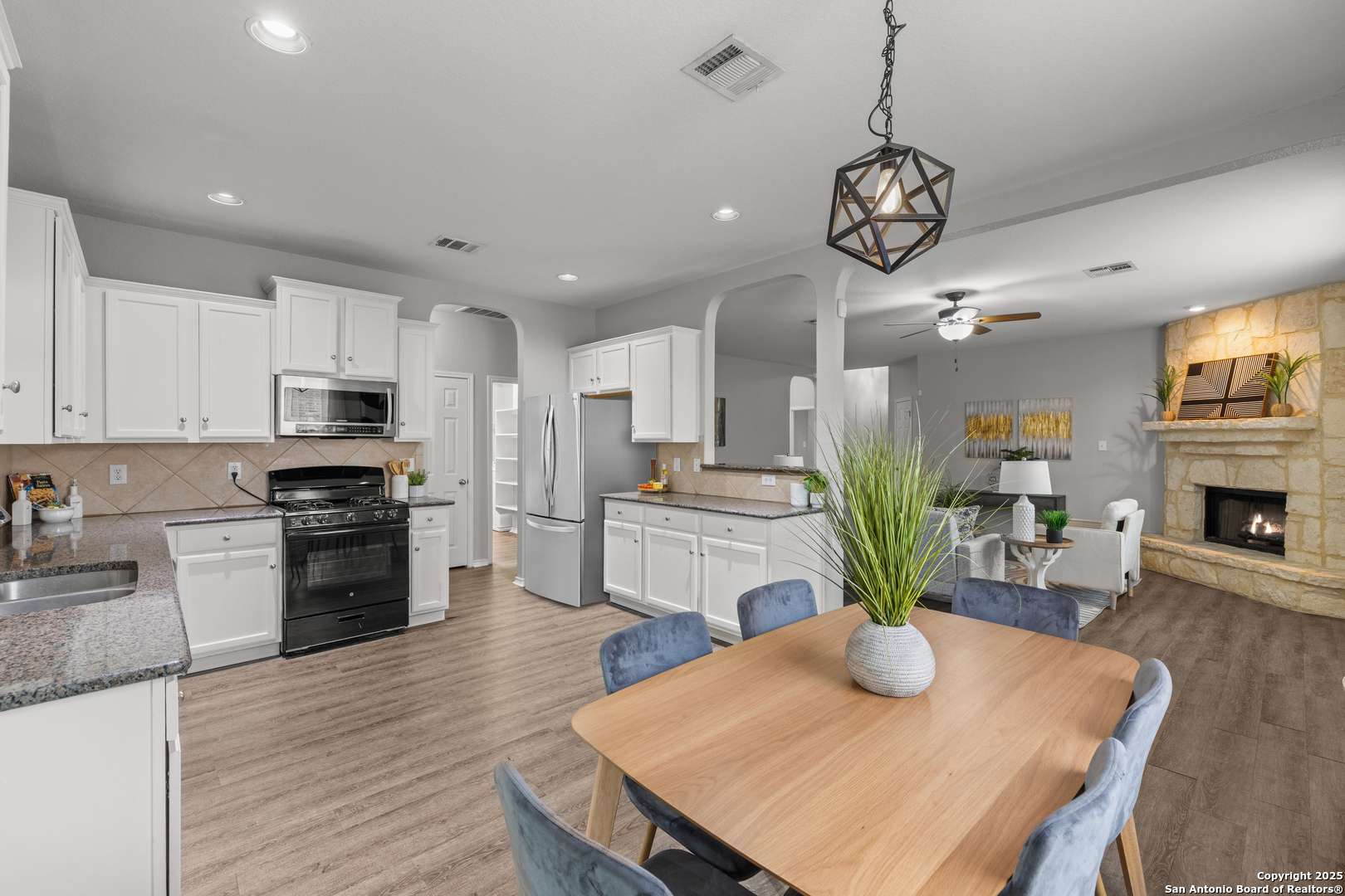 Schertz, TX 78108,704 High Trail