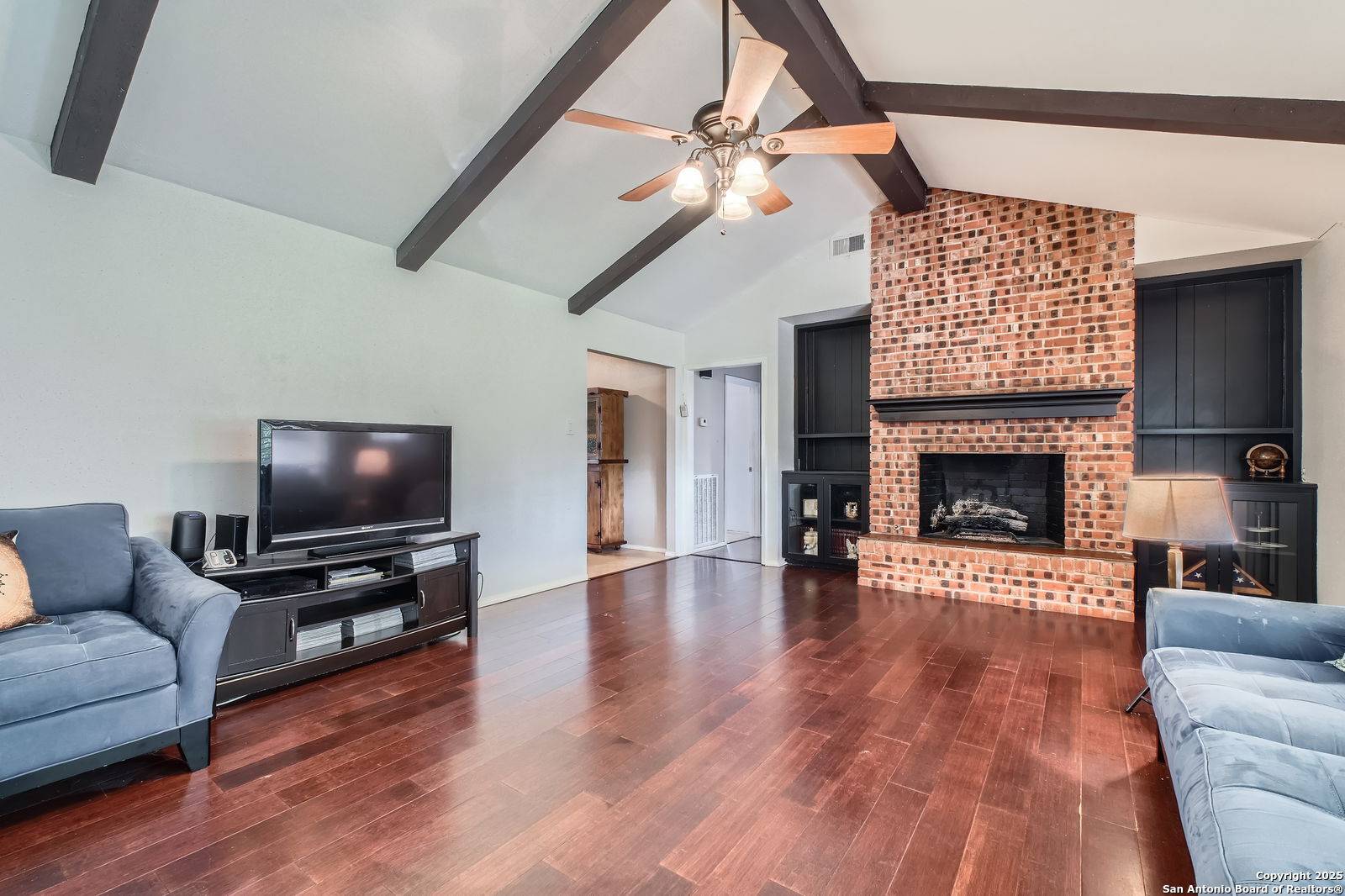 Castle Hills, TX 78213,149 Bluet