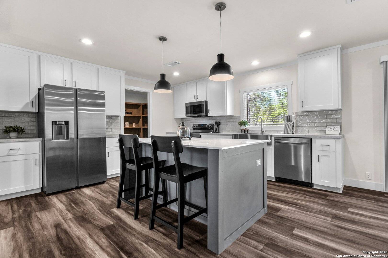 La Vernia, TX 78121,148 Syrah St
