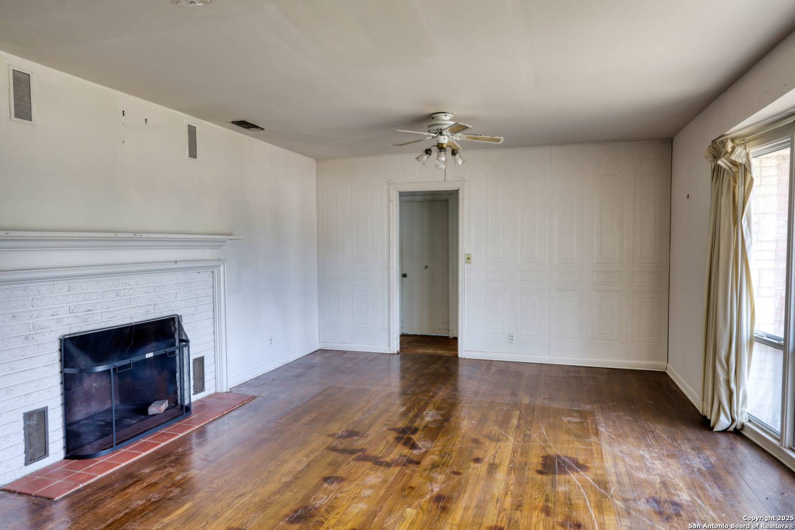Uvalde, TX 78801,728 Getty St.