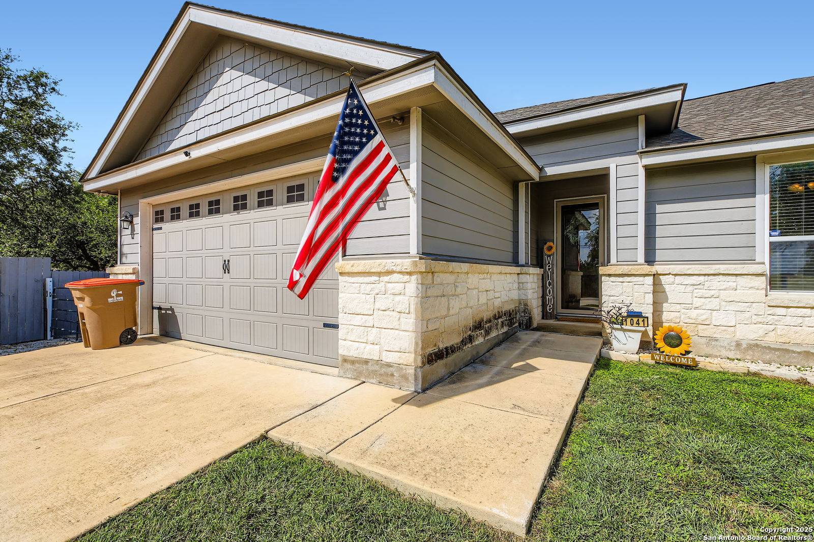 Fischer, TX 78623,1041 madrone