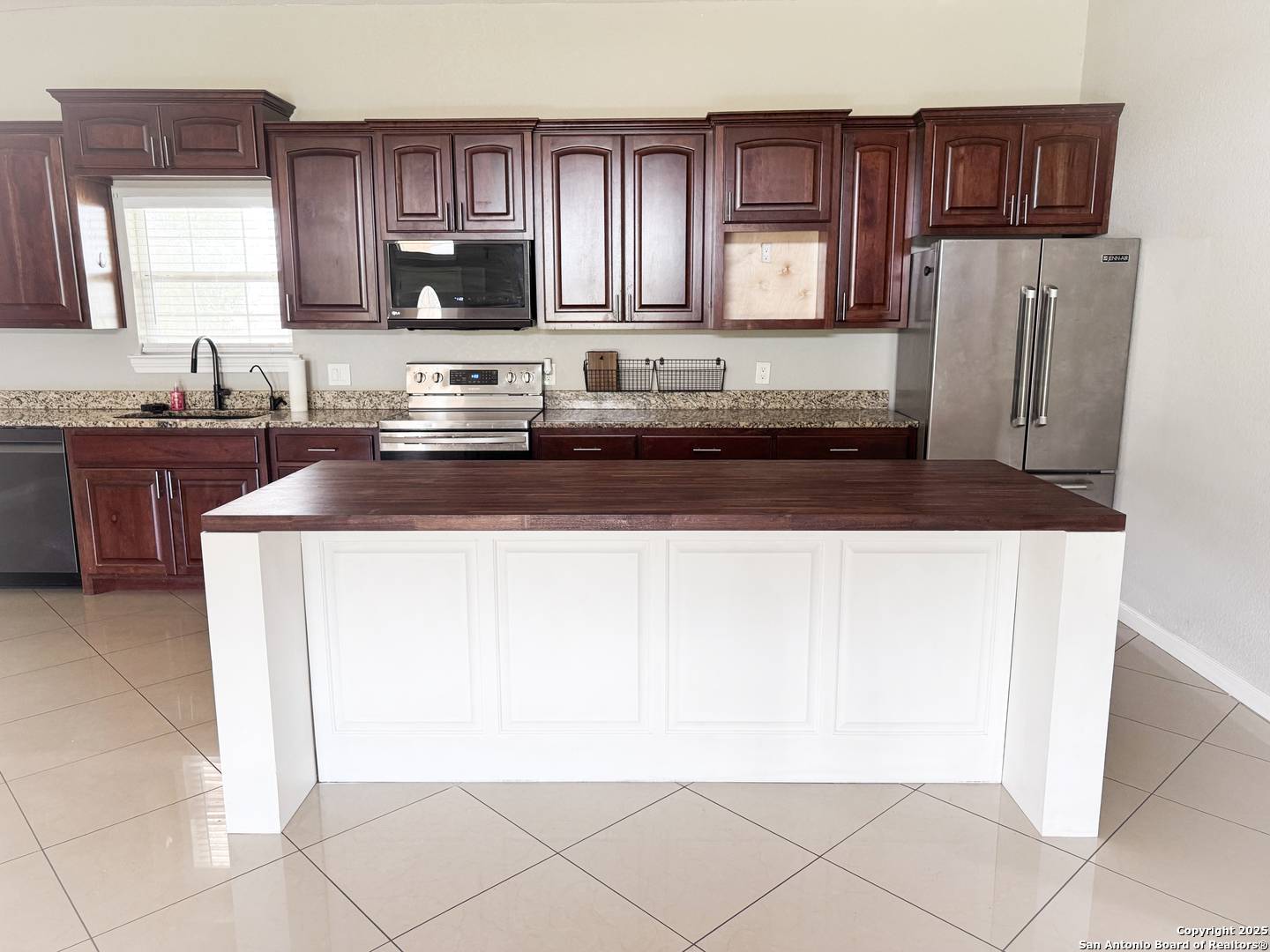 Seguin, TX 78155,7286 Elm Creek