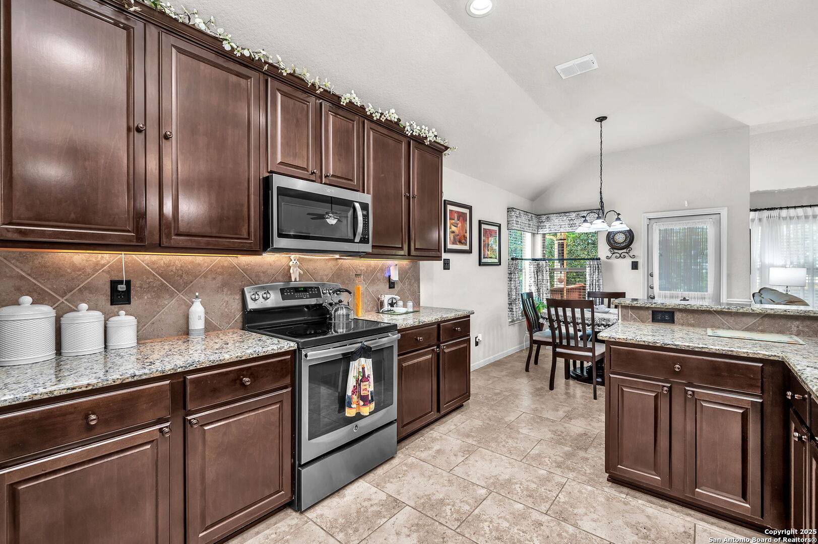 Schertz, TX 78108,5809 Devonwood St