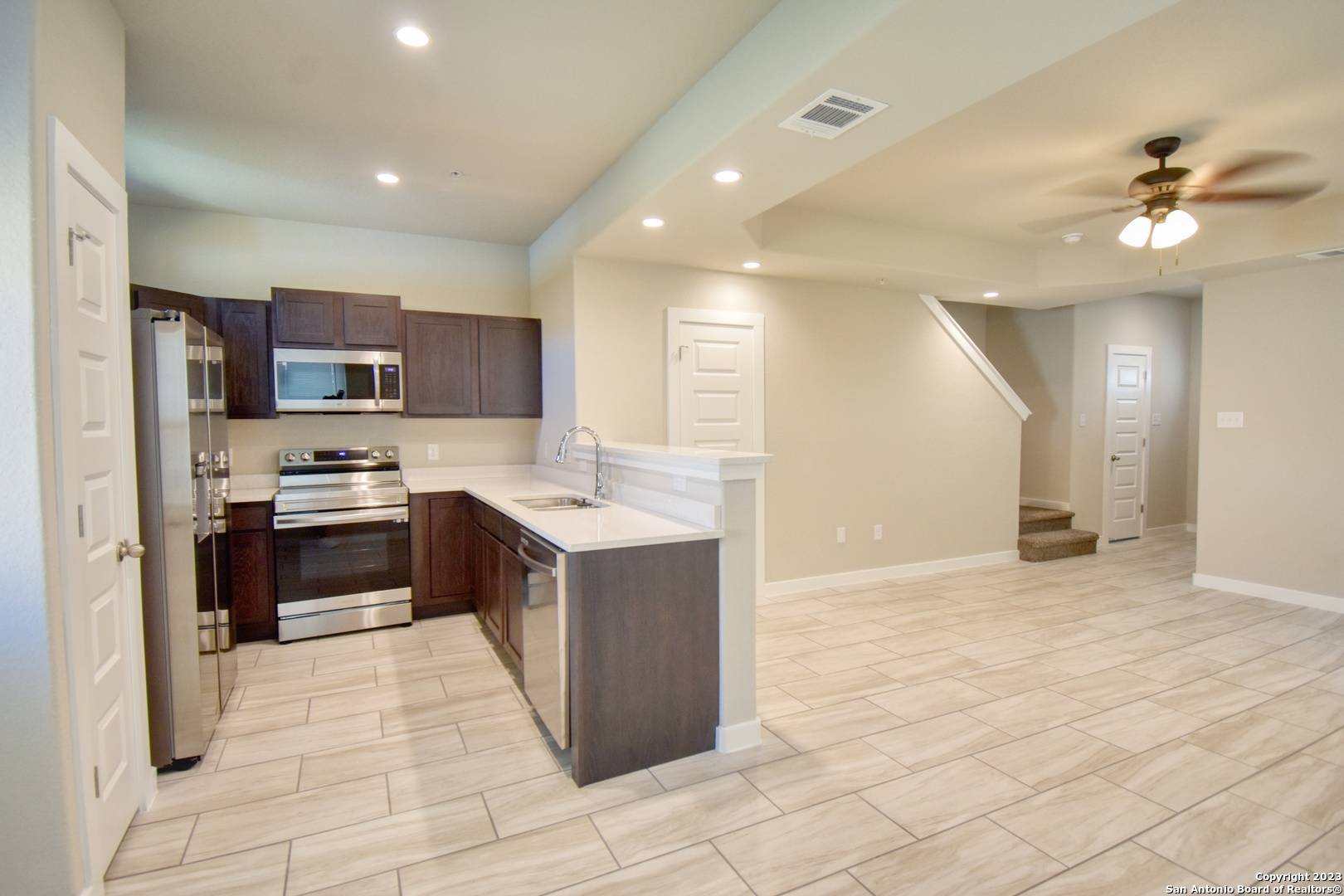 San Antonio, TX 78227,8406 via verona UNIT 103