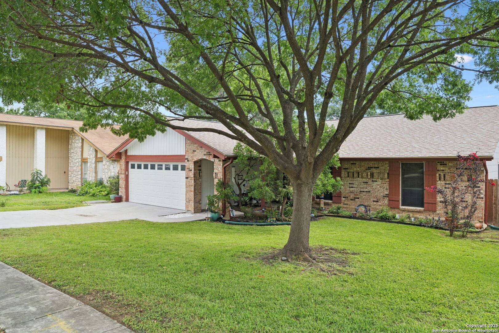 Live Oak, TX 78233,7847 Grass Hollow