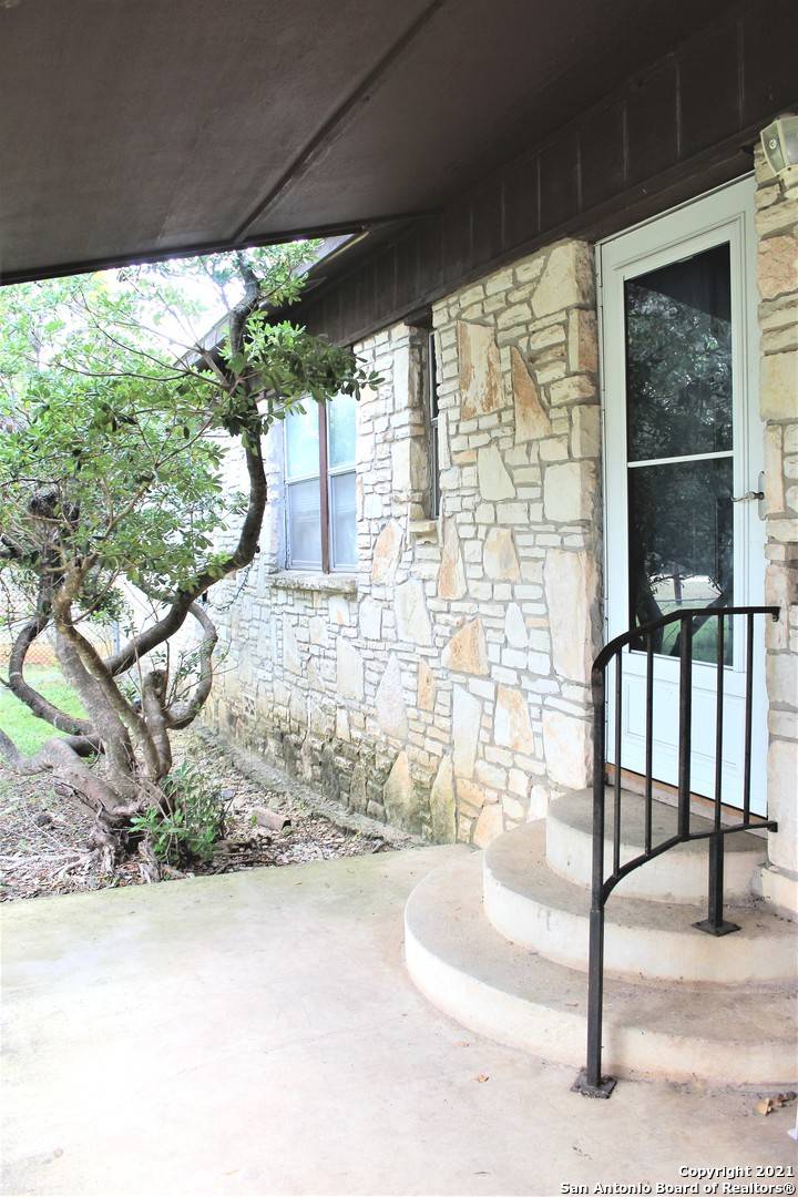 Lakehills, TX 78063,11330 FM 1283