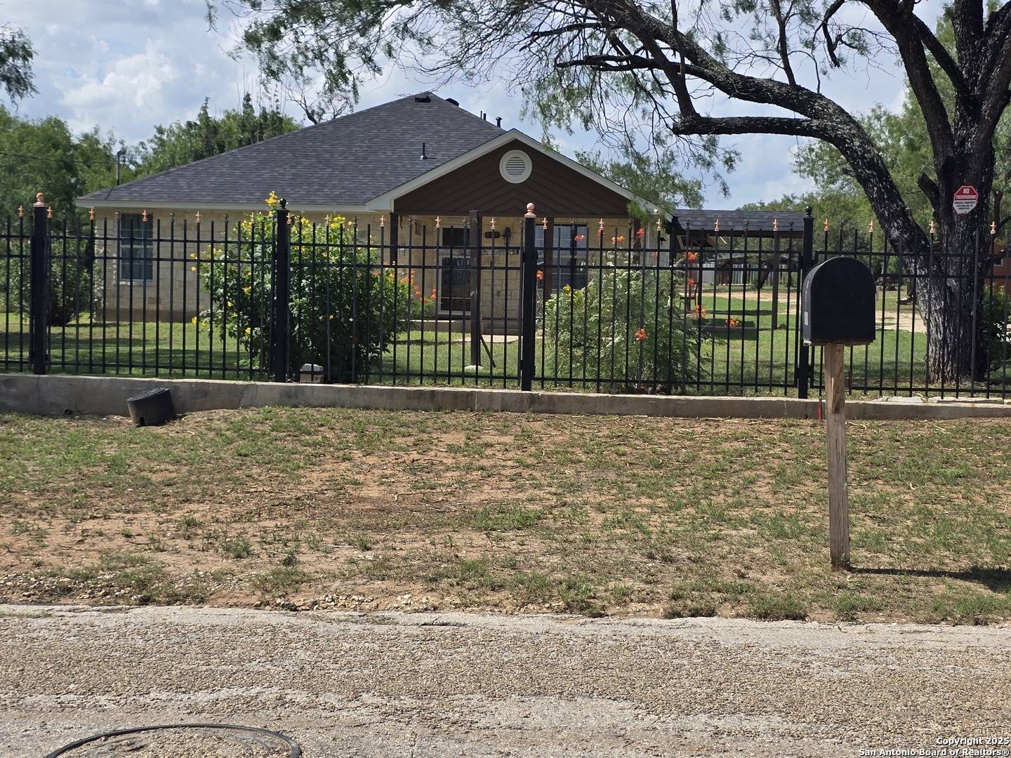 San Antonio, TX 78221,611 Buchanan