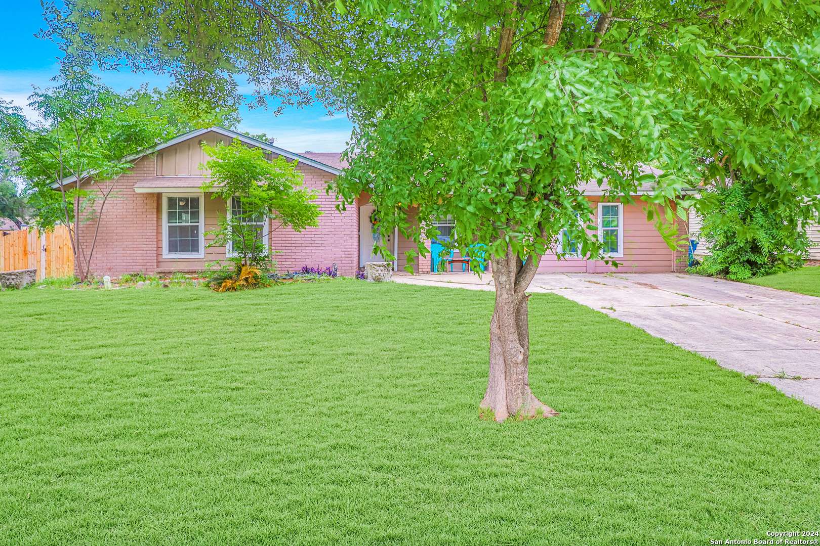 San Antonio, TX 78218,5702 Woodgreen