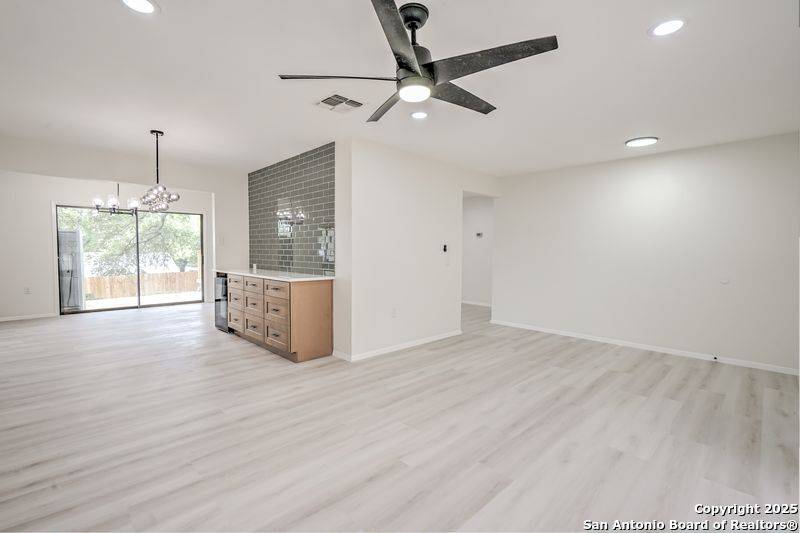 San Antonio, TX 78233,5831 Freemans Farm