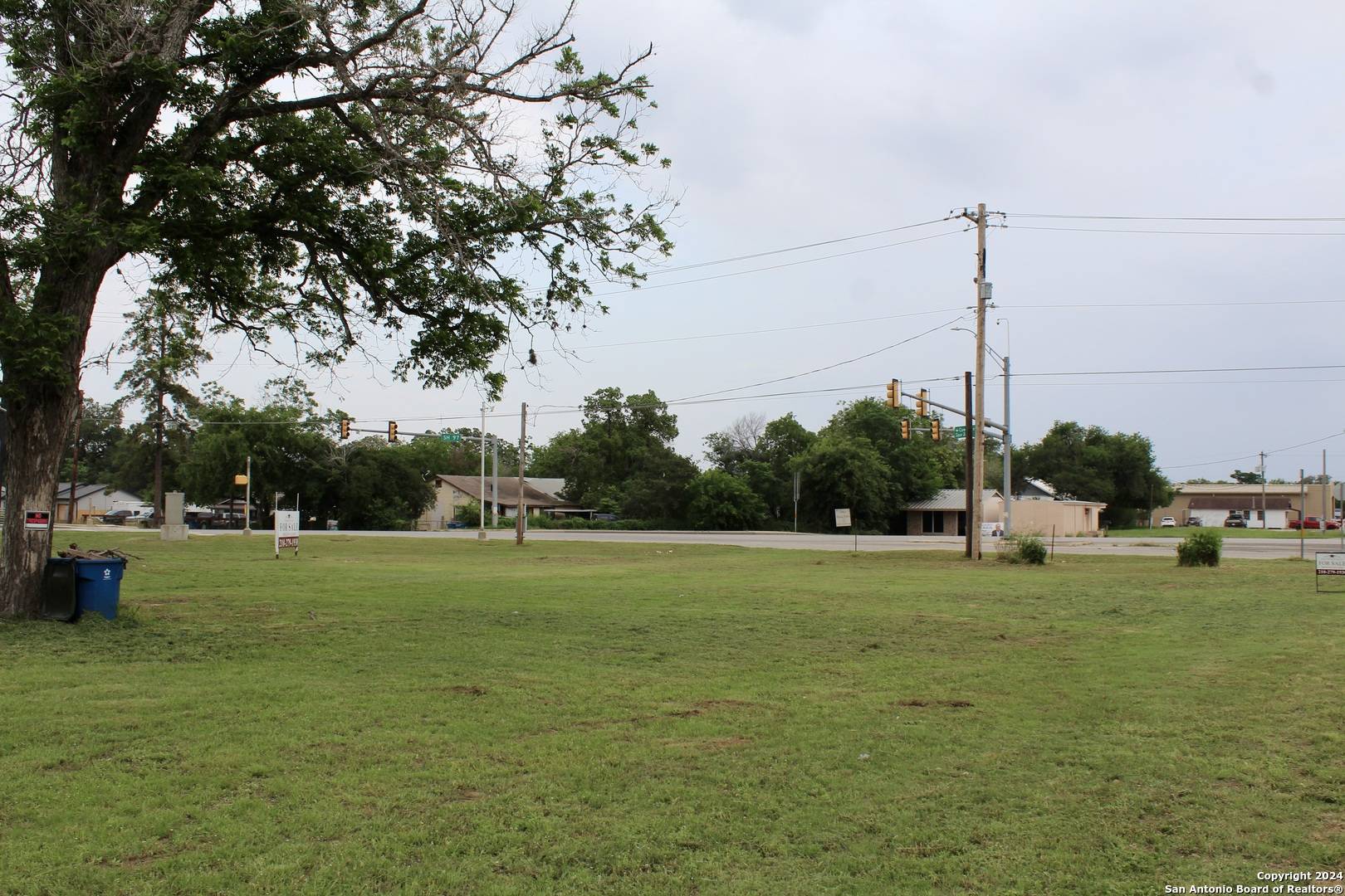 Pleasanton, TX 78064,707 commerce