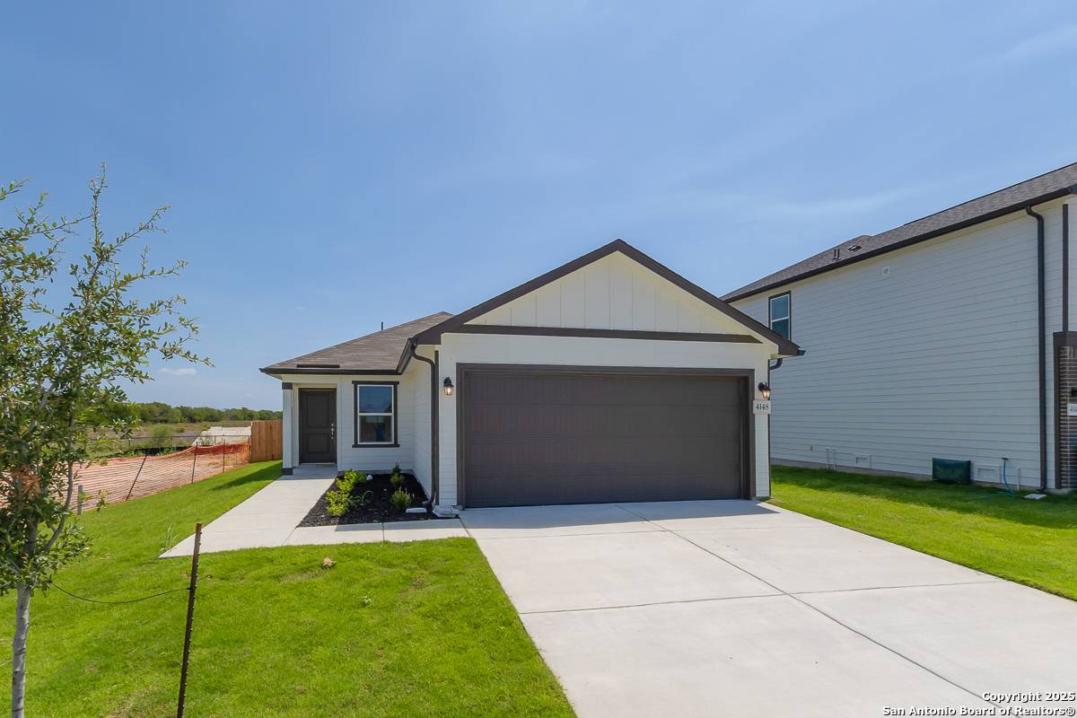 Seguin, TX 78155,4148 BRIAR PARK