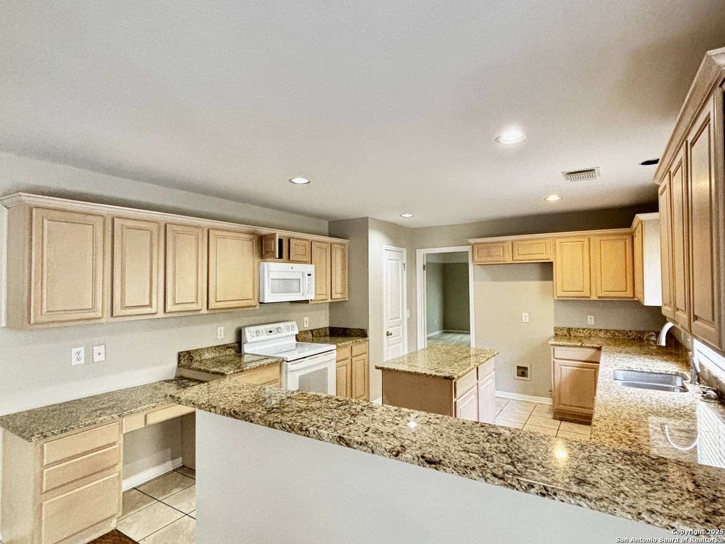 San Antonio, TX 78240,10462 Trailway Oak