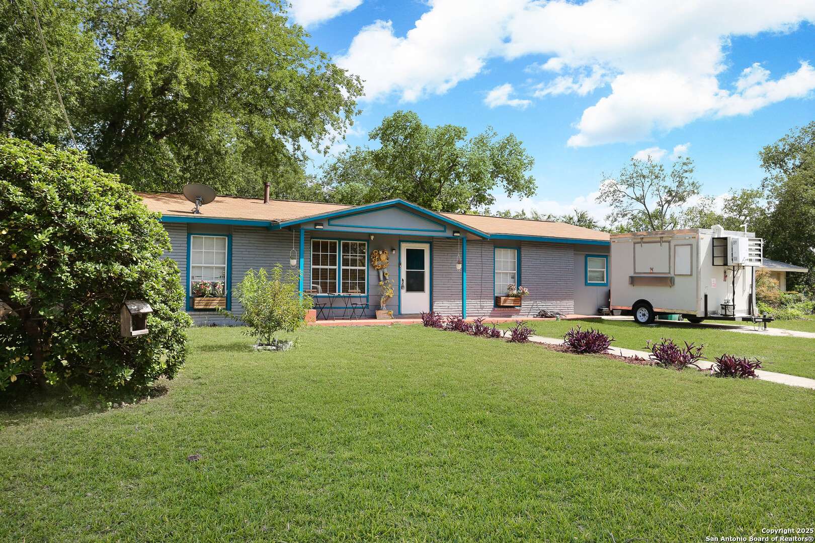 Universal City, TX 78148,246 Flintstone Ln