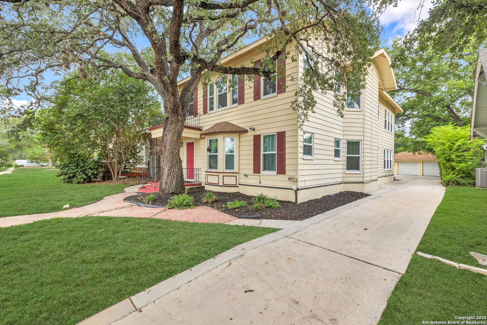 San Antonio, TX 78212,435 Summit Ave