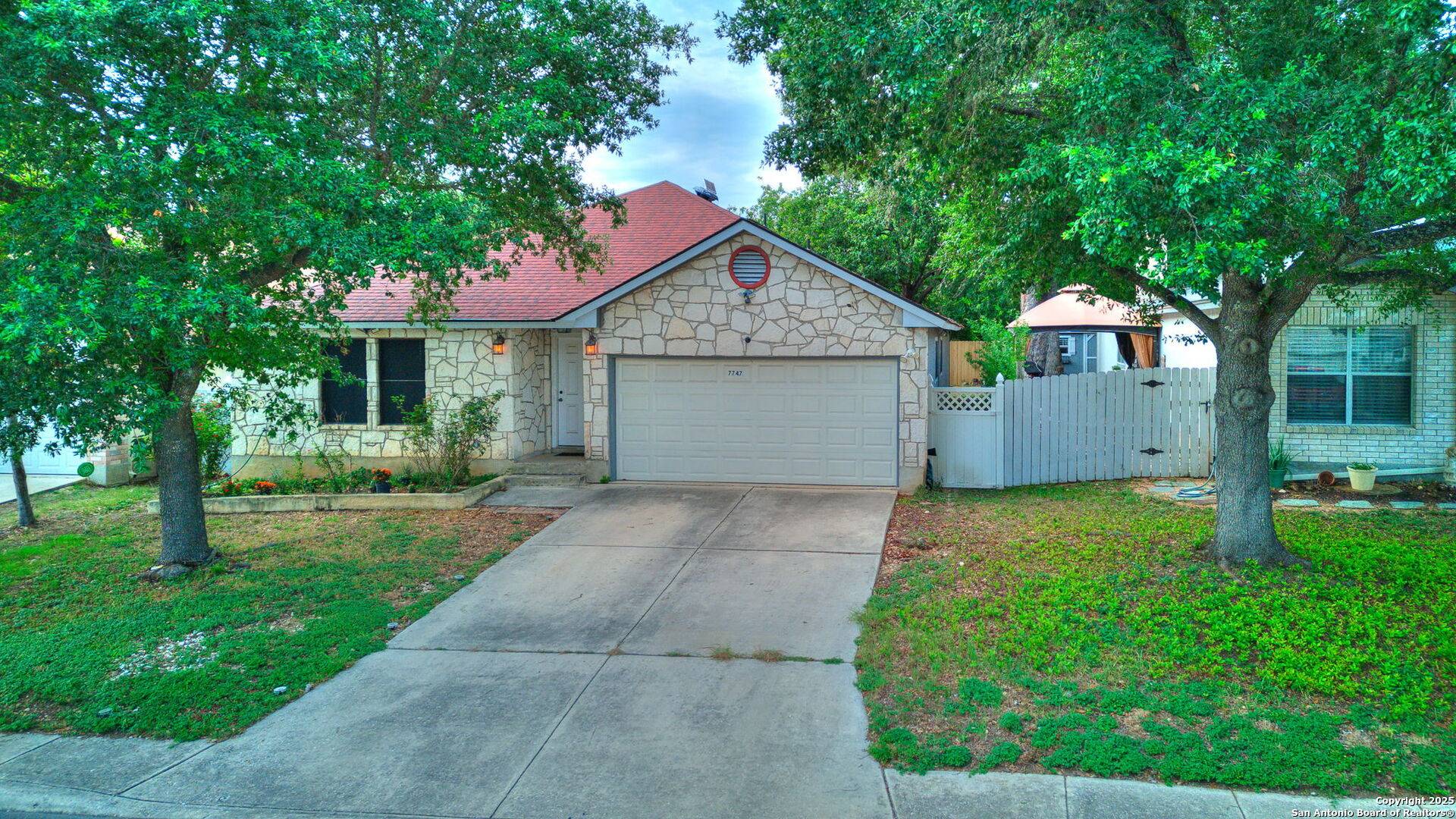 San Antonio, TX 78240,7747 Sandia Bluff