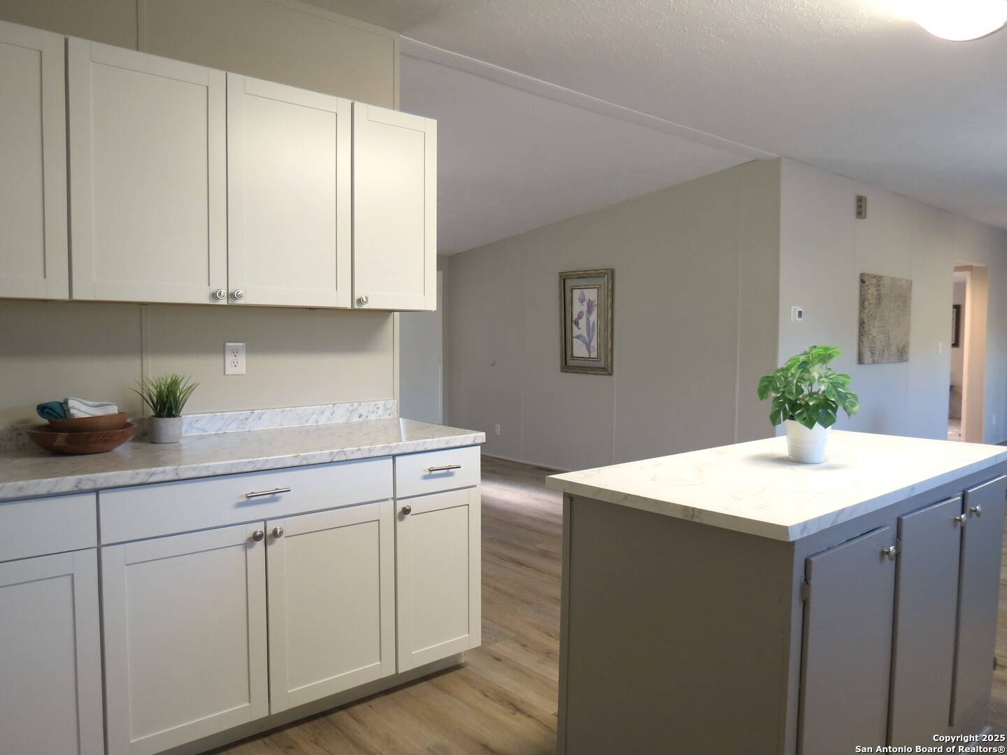 Pleasanton, TX 78064,908 Texas