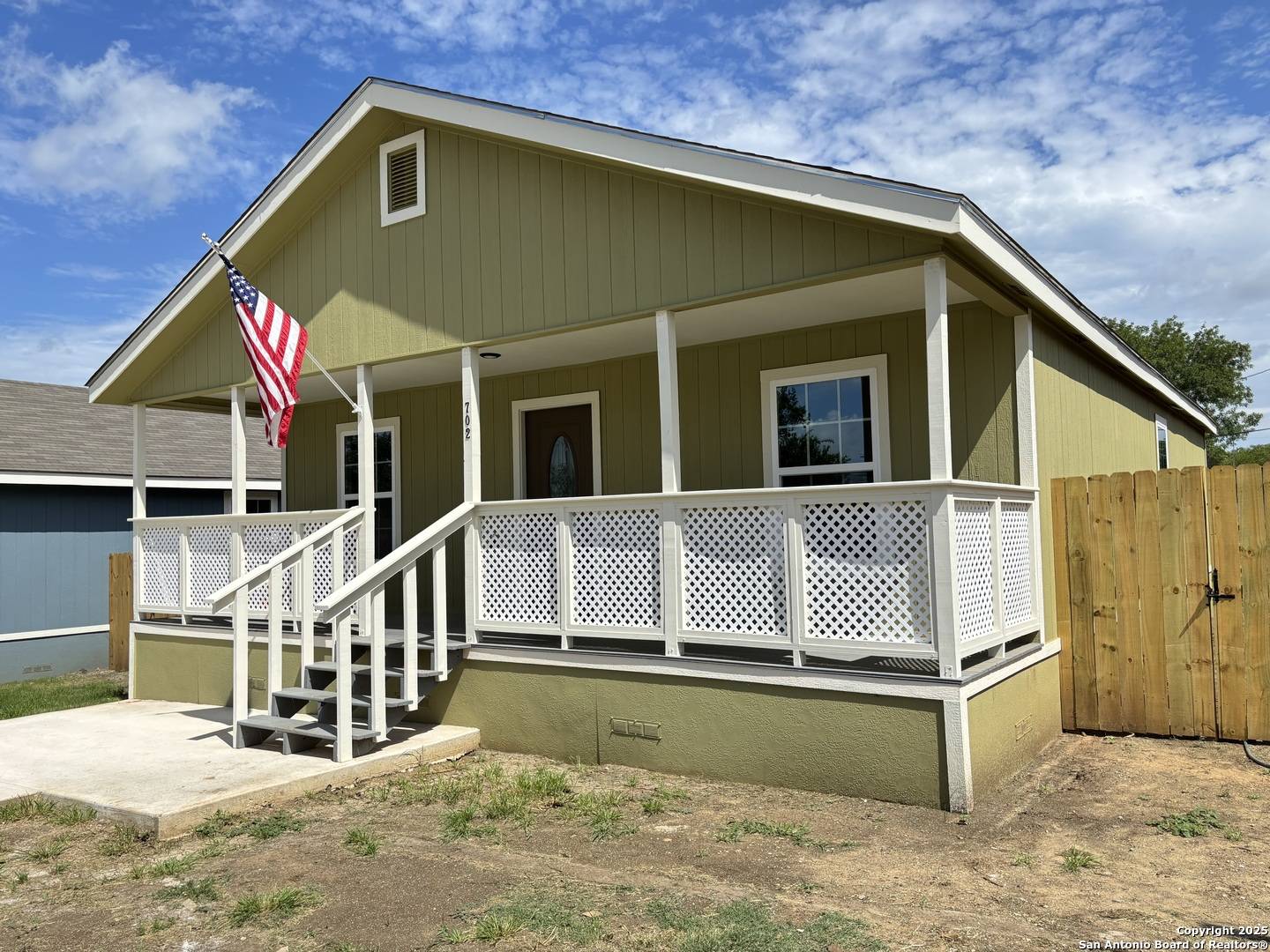 Nixon, TX 78140,702 5th