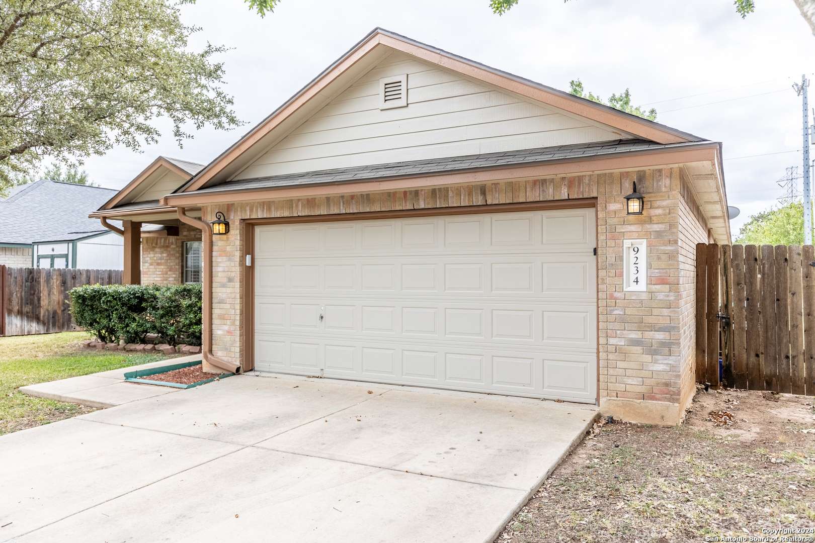 Helotes, TX 78023,9234 cedar