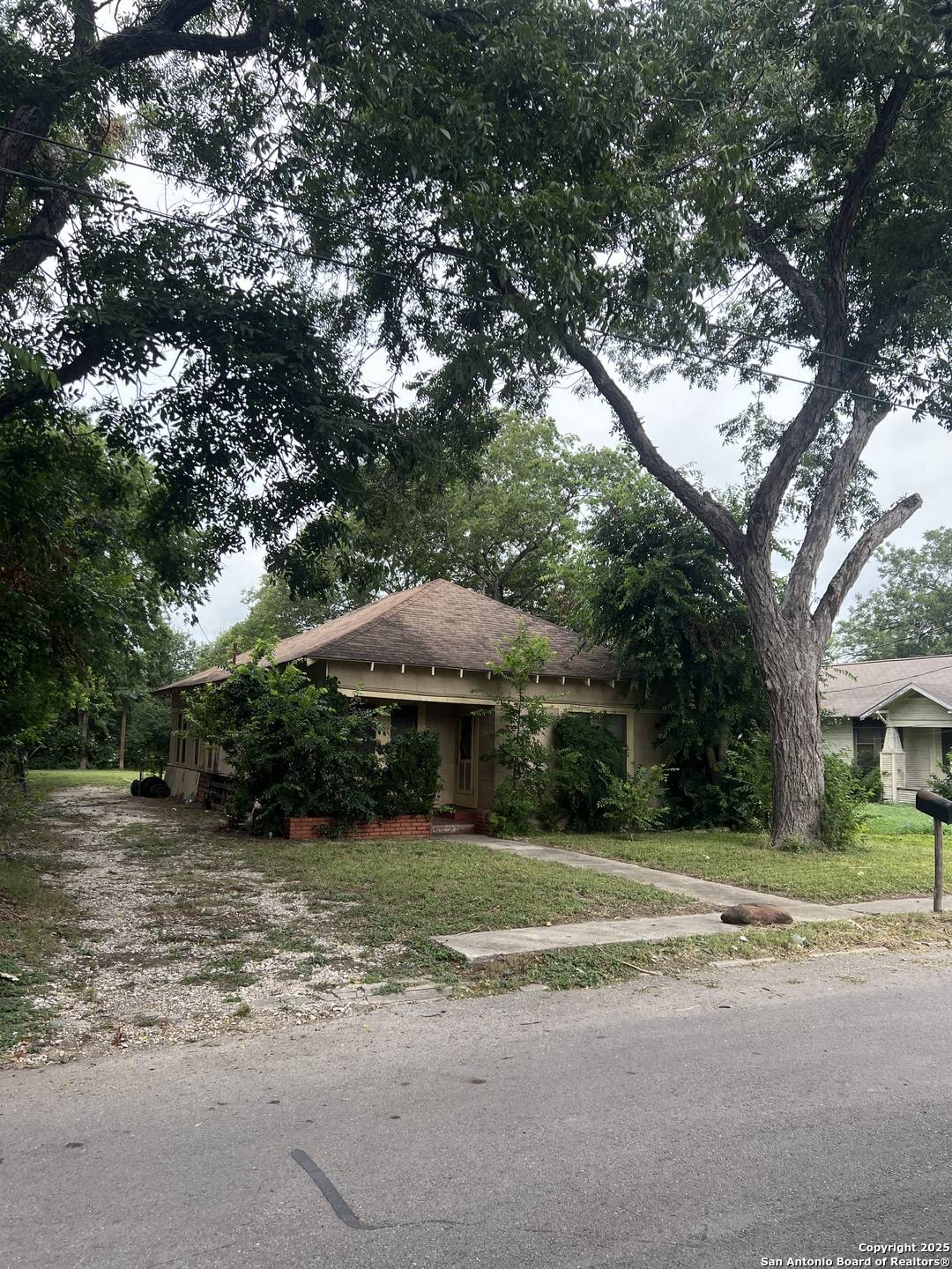 Seguin, TX 78155,618 Bowie