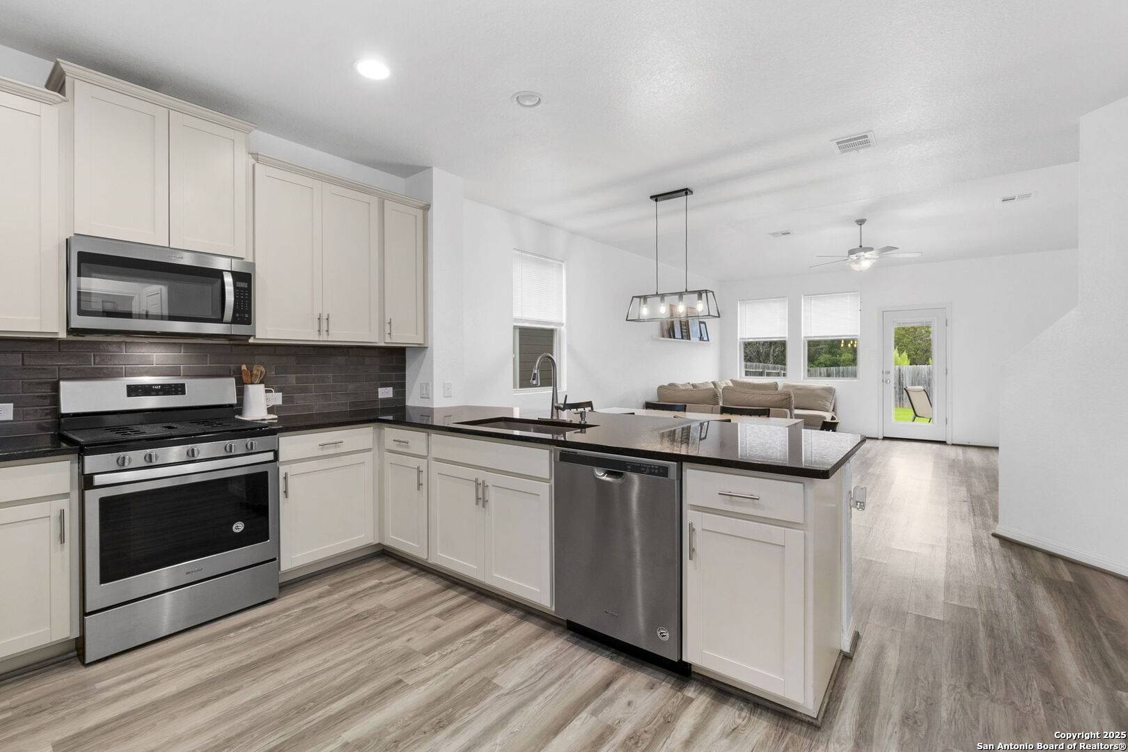 San Antonio, TX 78254,8808 Straight Oaks