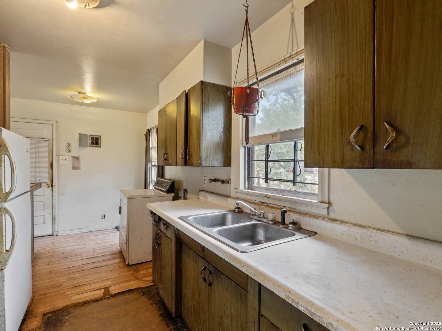 San Antonio, TX 78223,394 Anton