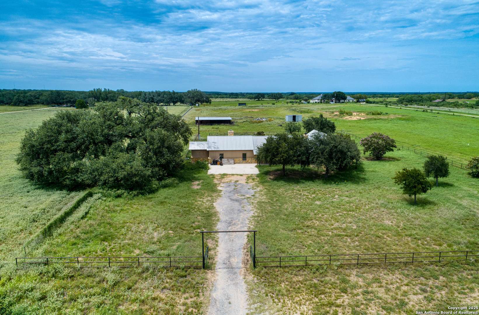 Devine, TX 78016,870 County Road 761