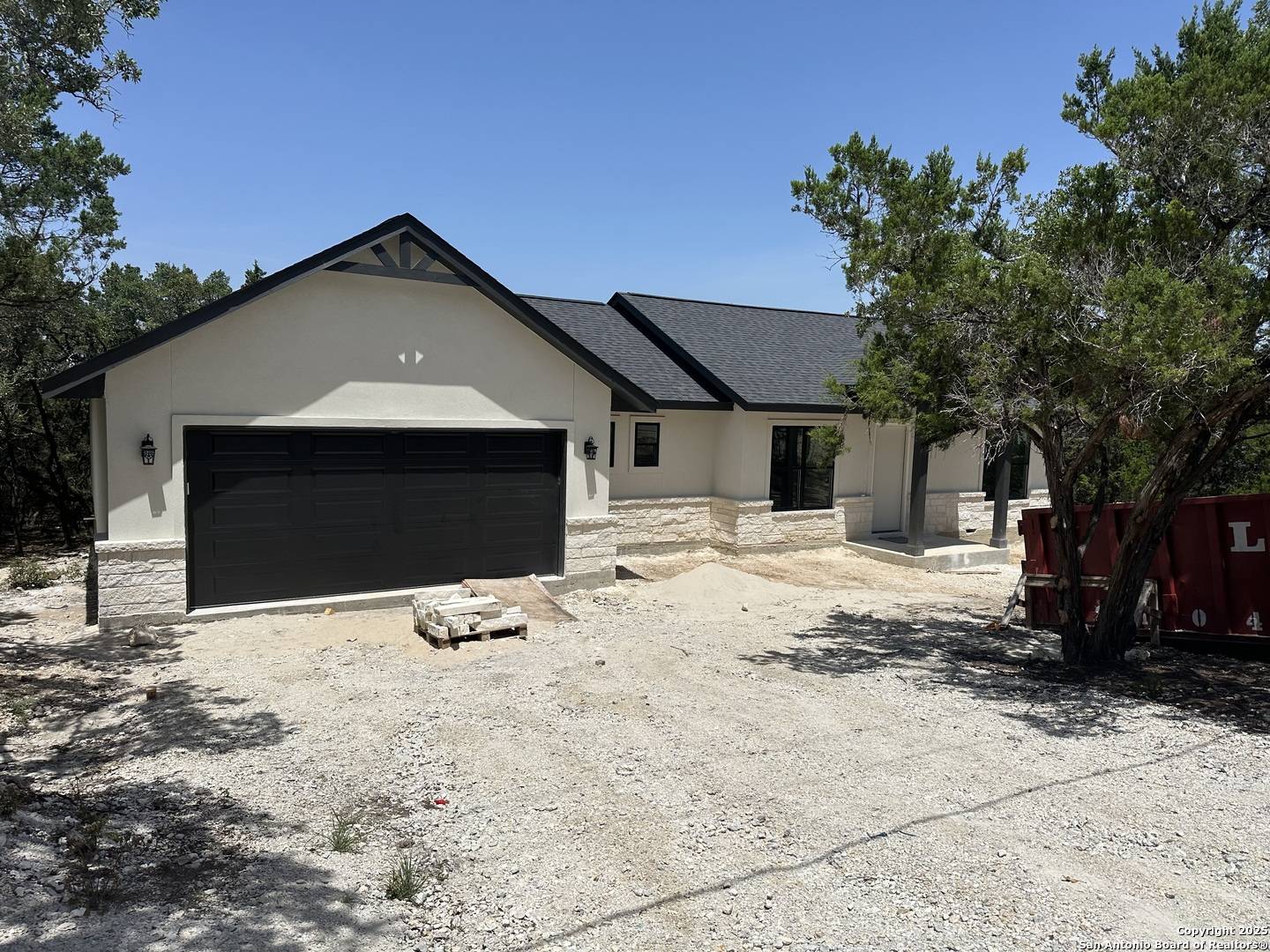 Fischer, TX 78623,1229 Stallion Springs Dr