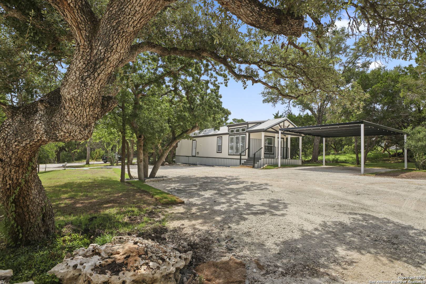 Spring Branch, TX 78070,940 Contour