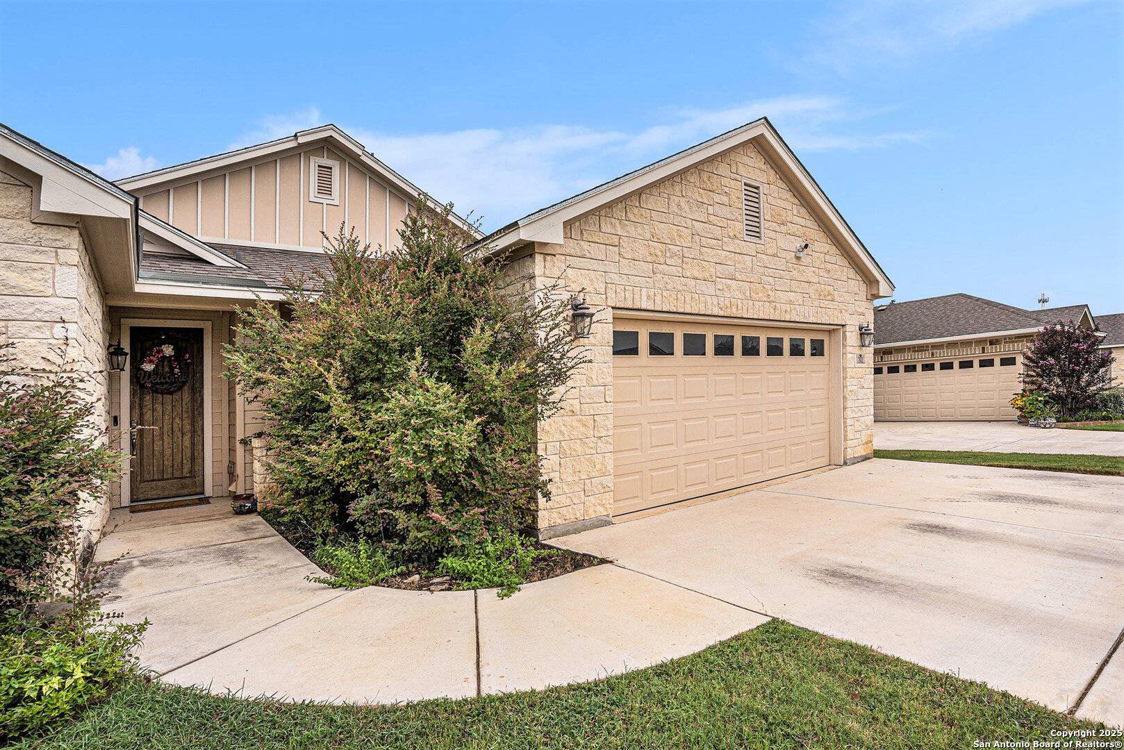 Pleasanton, TX 78064,312 Iron Gate
