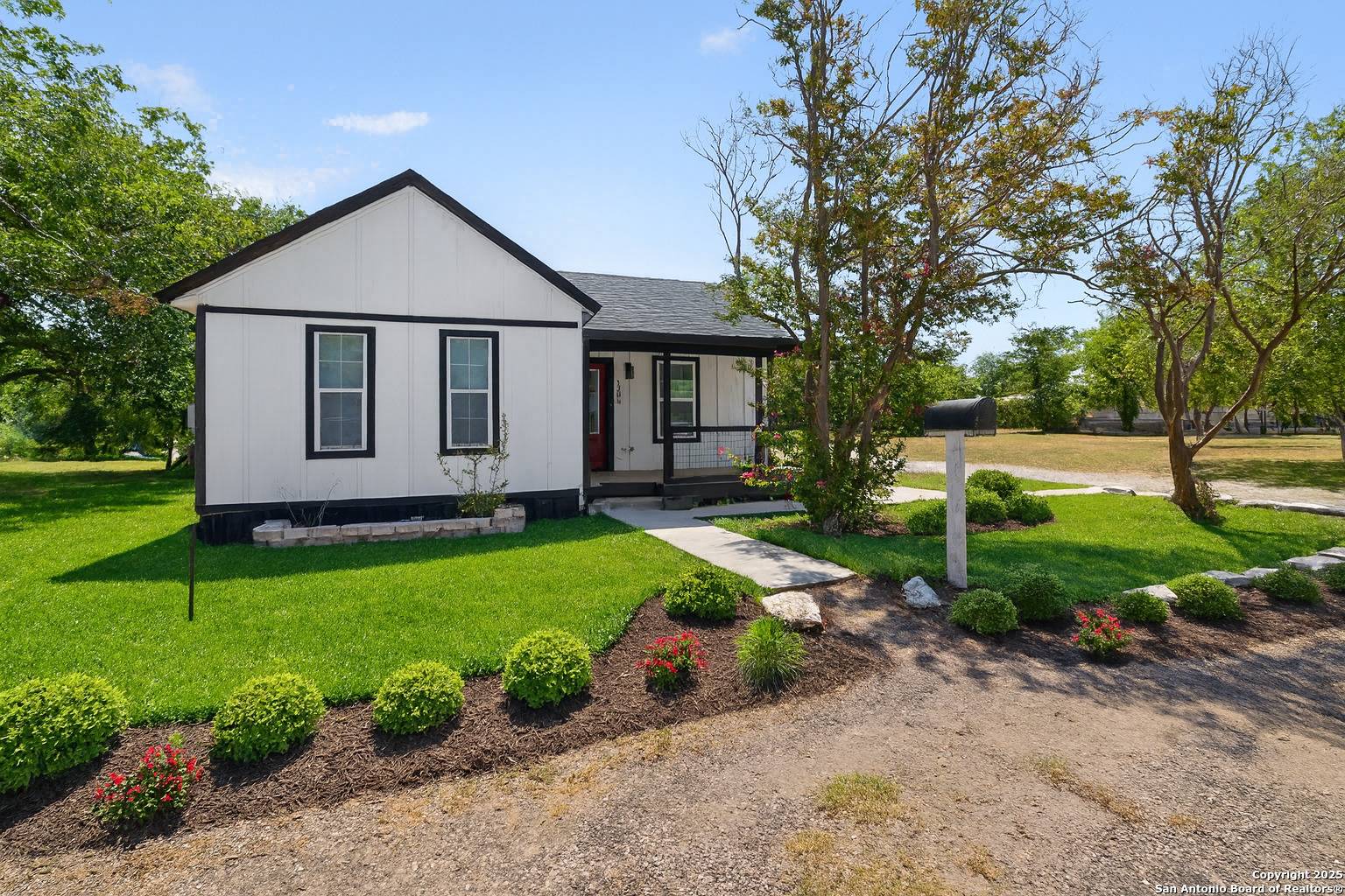Hondo, TX 78861,1203 Ave J