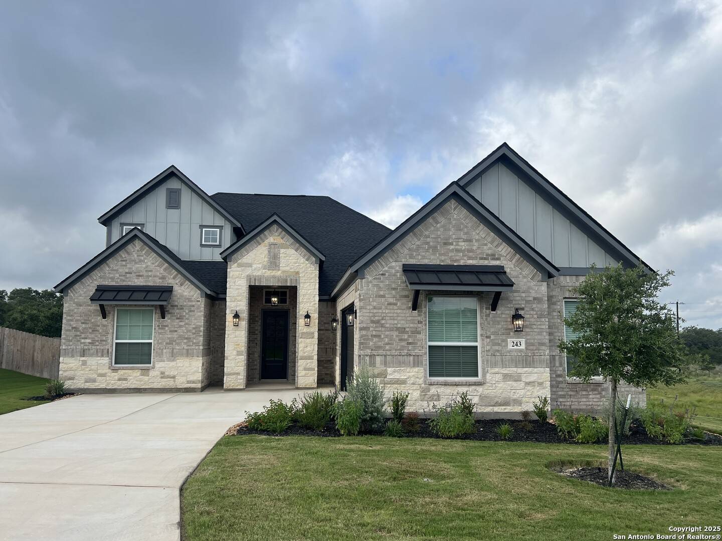 Castroville, TX 78009,243 Wisteria View